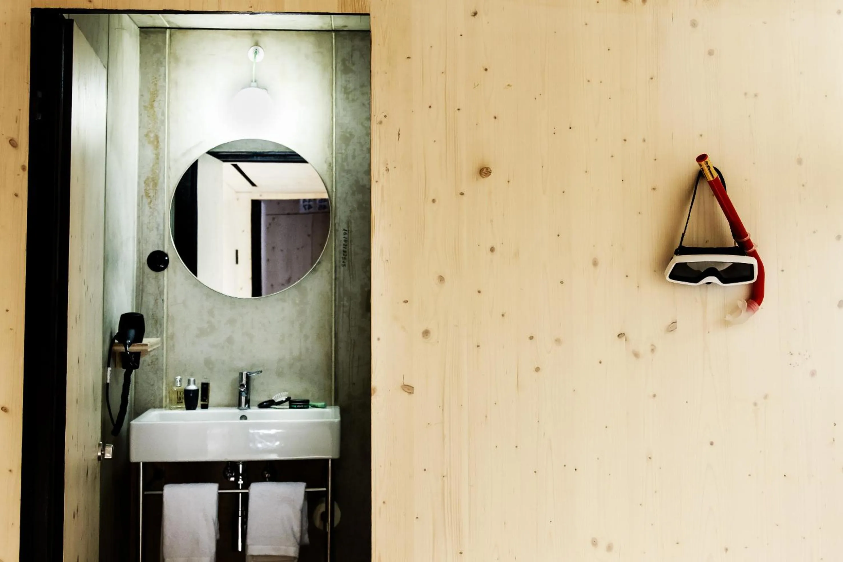 Bathroom in Zero Box Lodge Porto