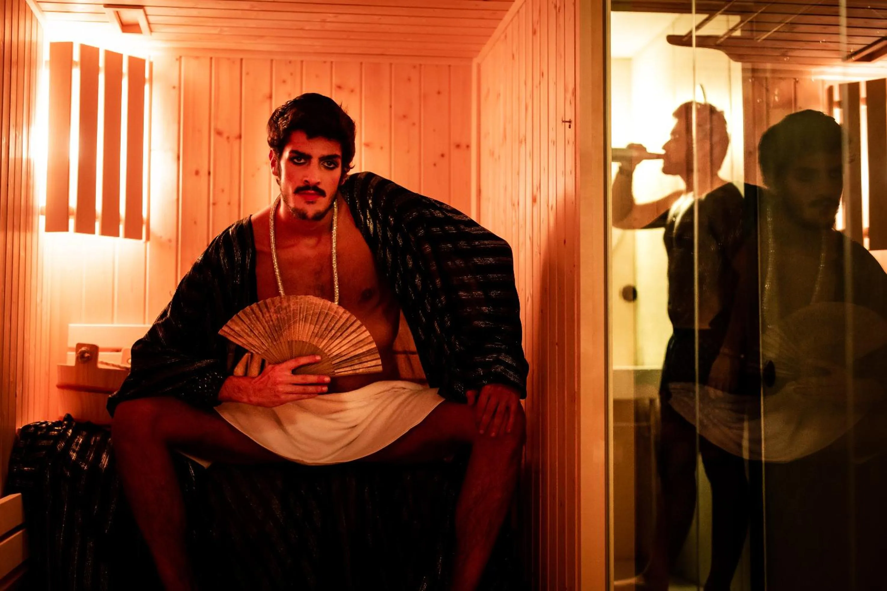 People in Zero Box Lodge Porto