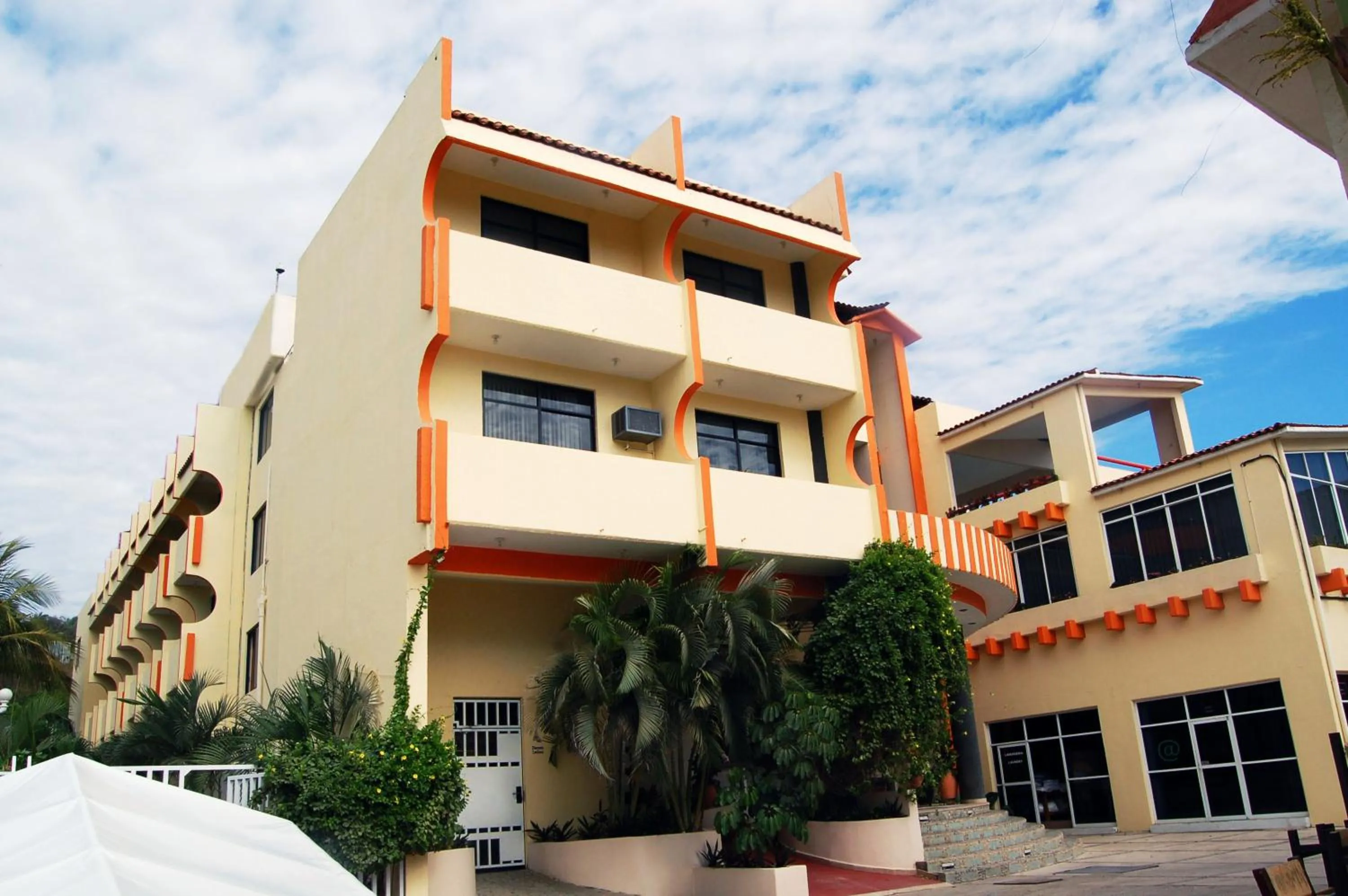Facade/entrance in Surf Olas Altas