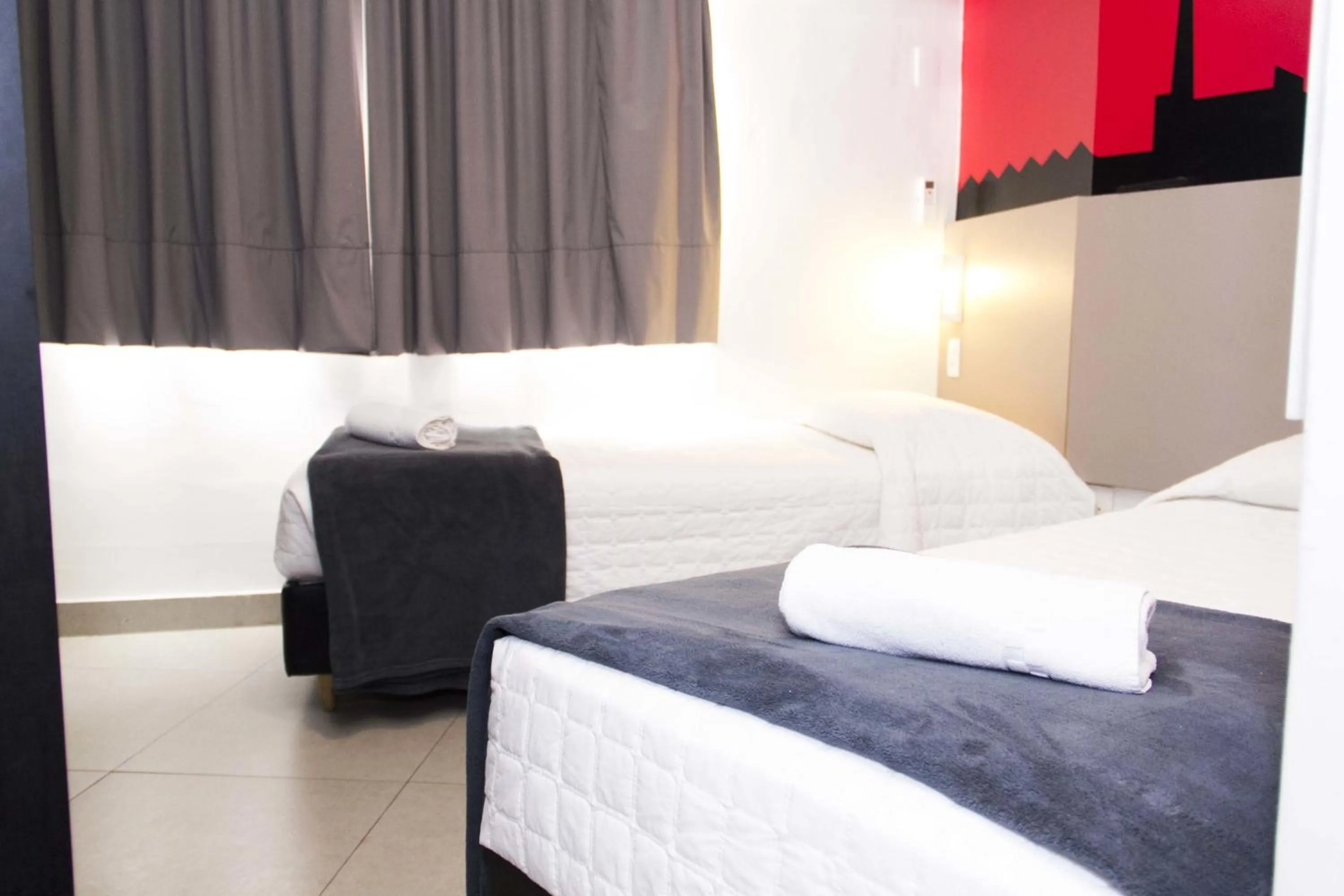 Bed in Minuano Hotel Express próx Orla Lago Guaíba, Mercado Público, 300 m Rodoviária