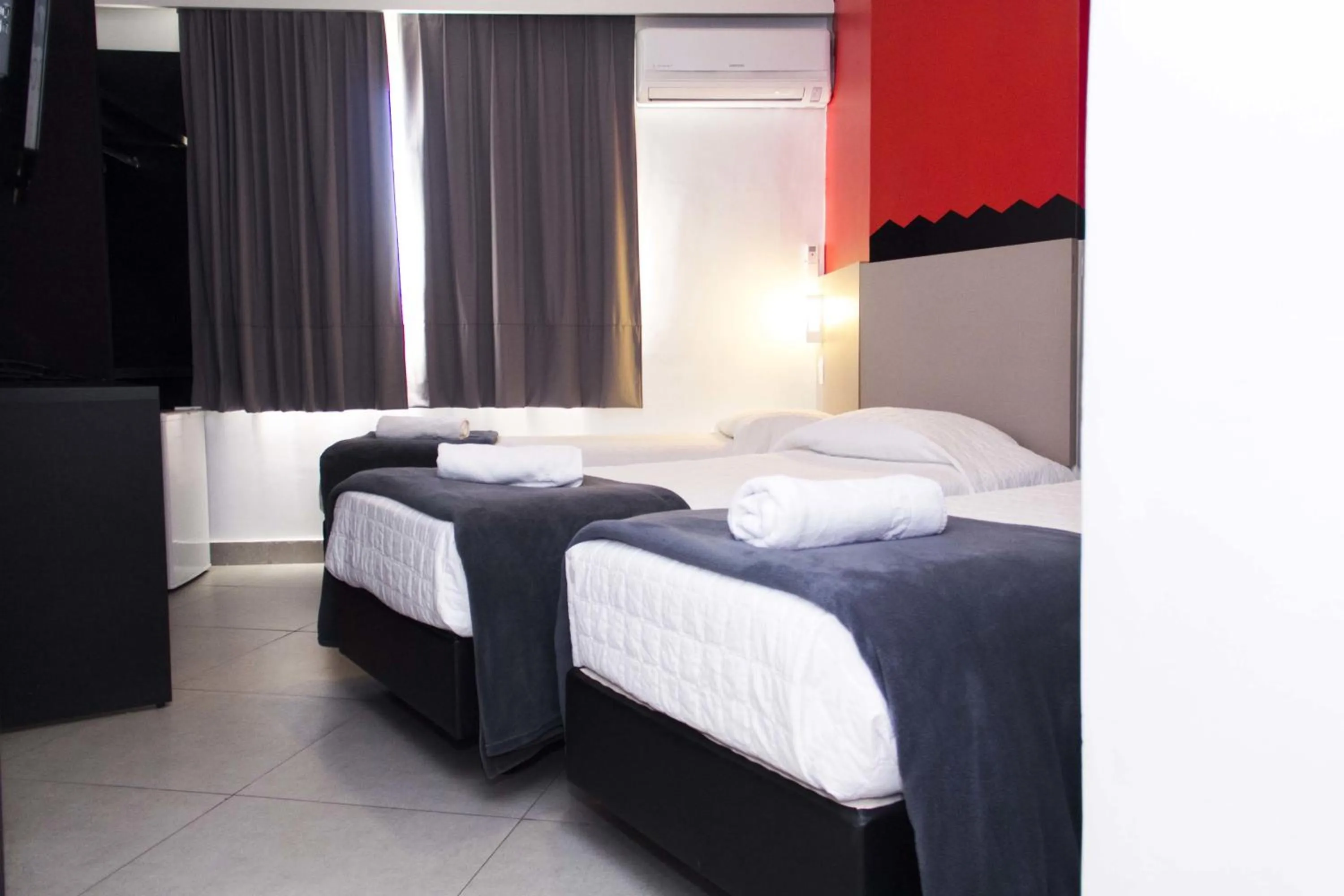 Bed in Minuano Hotel Express próx Orla Lago Guaíba, Mercado Público, 300 m Rodoviária