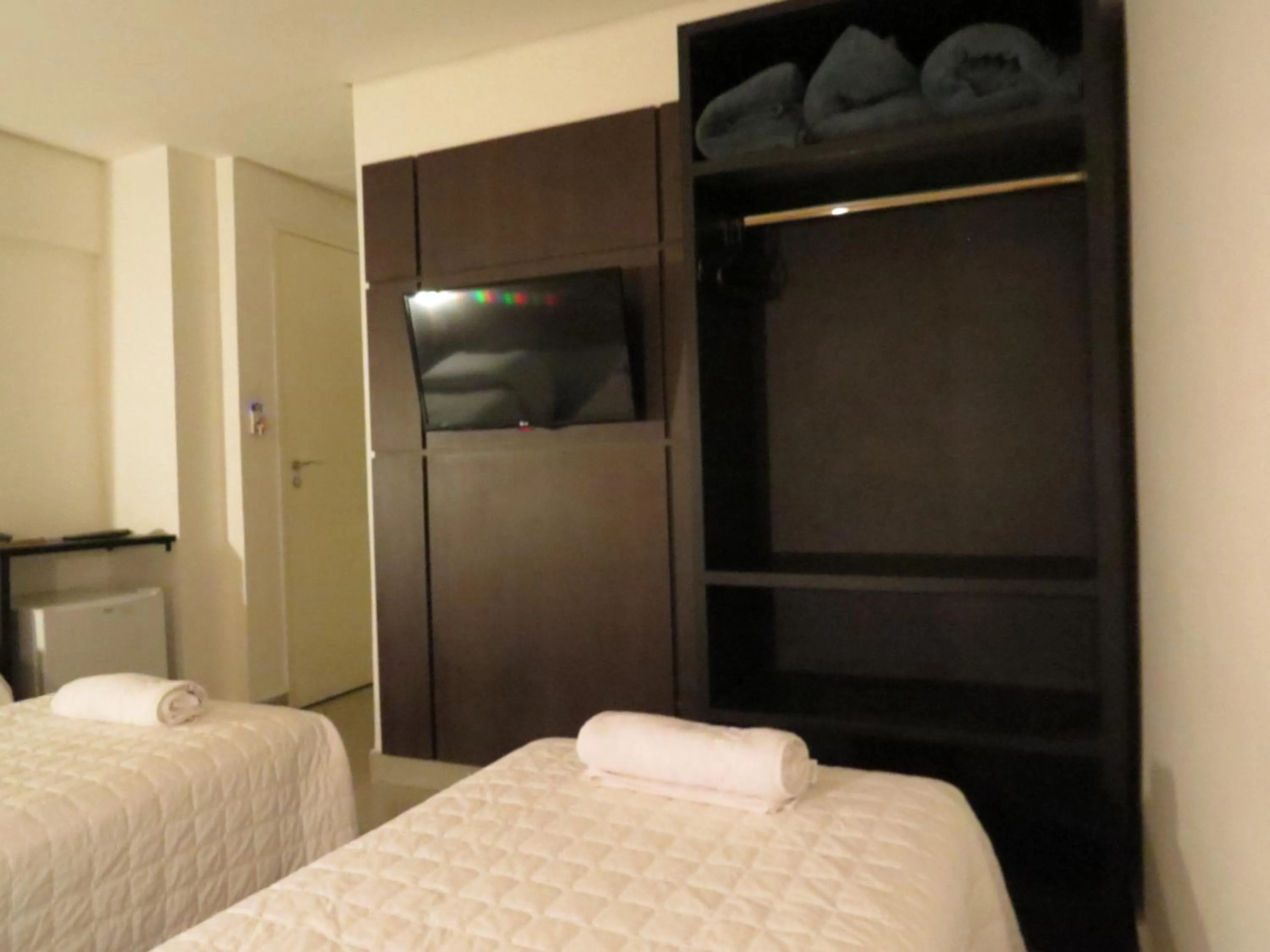 TV and multimedia, Bed in Minuano Hotel Express próx Orla Lago Guaíba, Mercado Público, 300 m Rodoviária