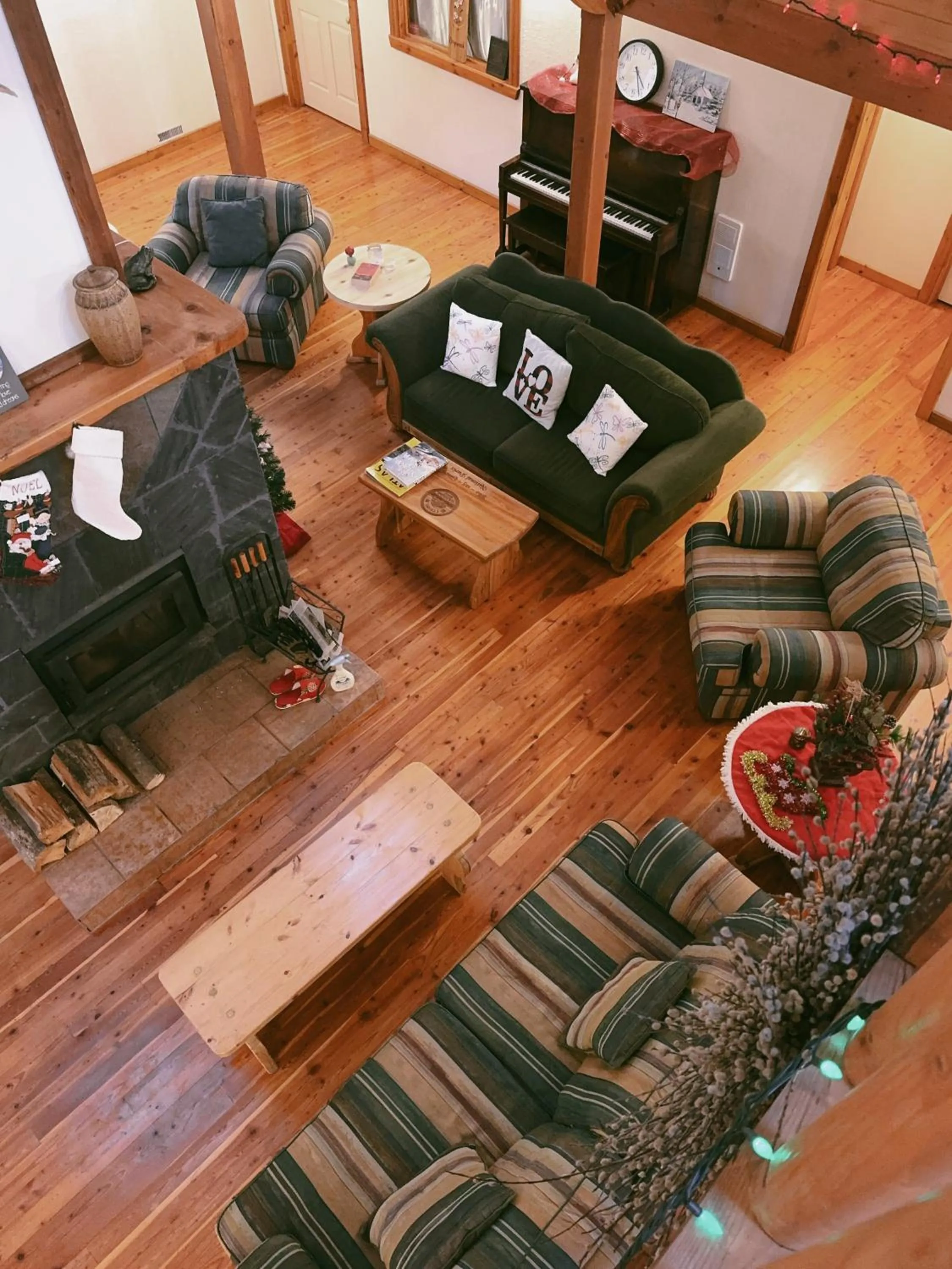 Living room in Alpine Meadows Lodge
