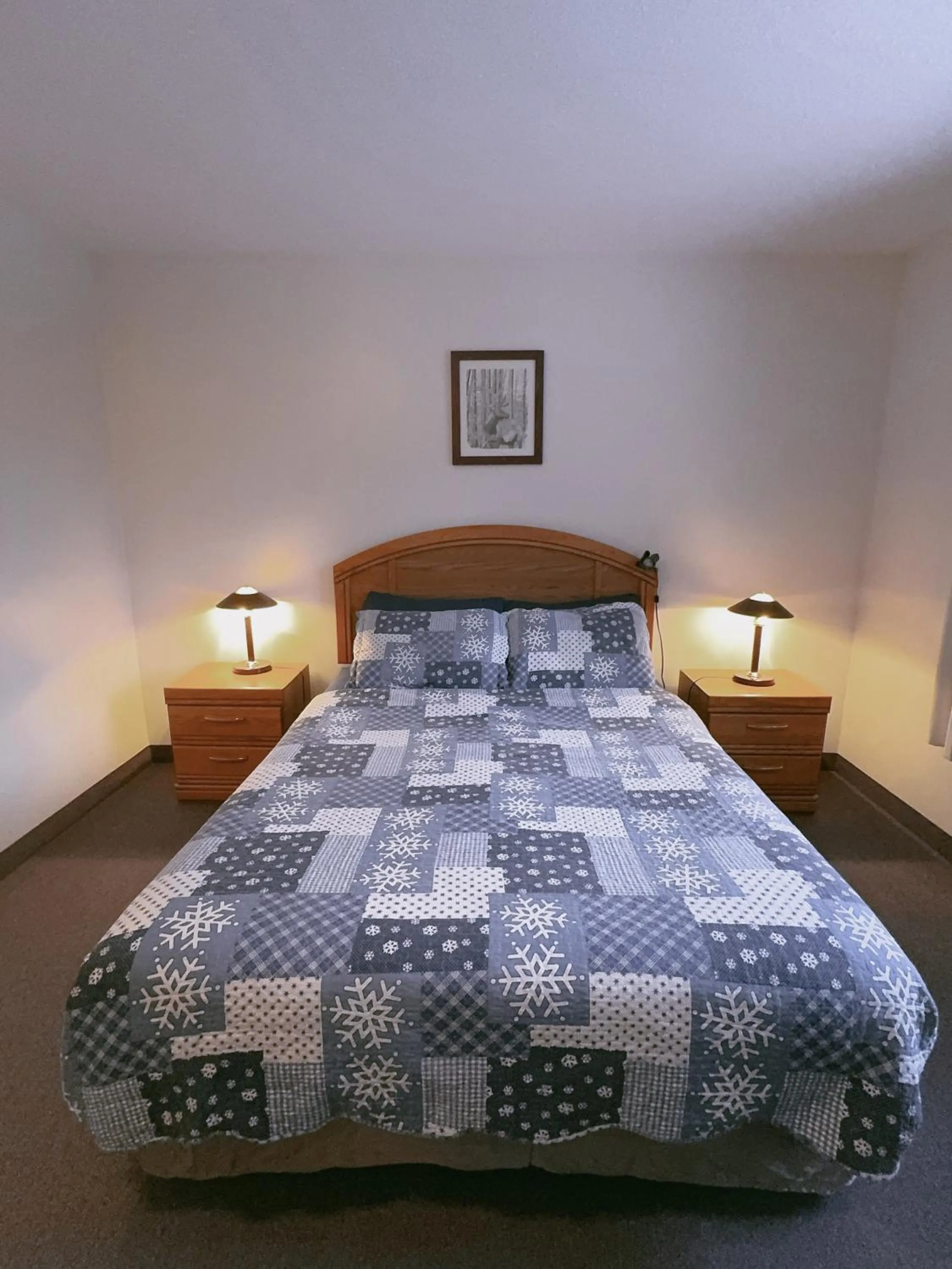 Bed in Alpine Meadows Lodge