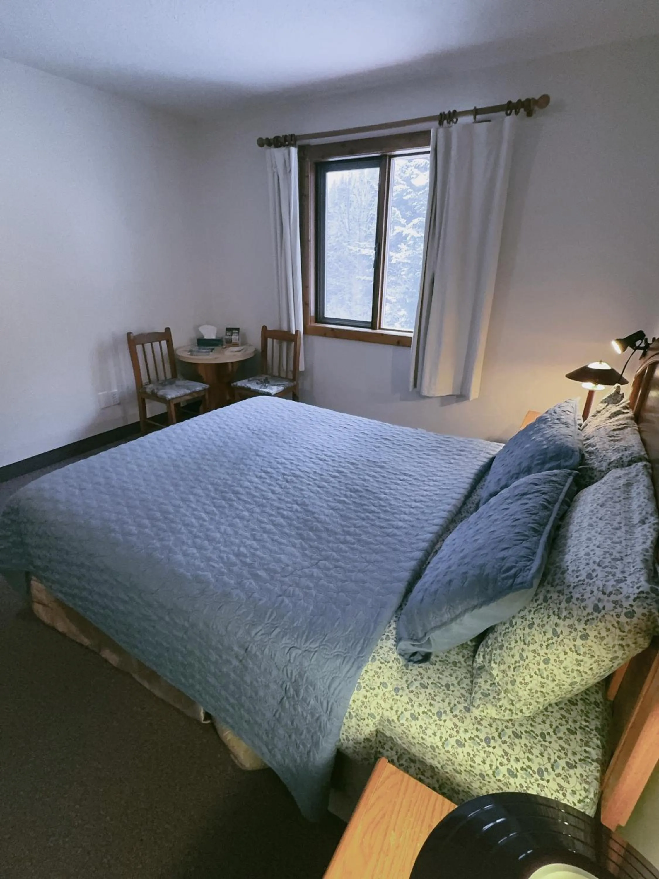 Bed in Alpine Meadows Lodge