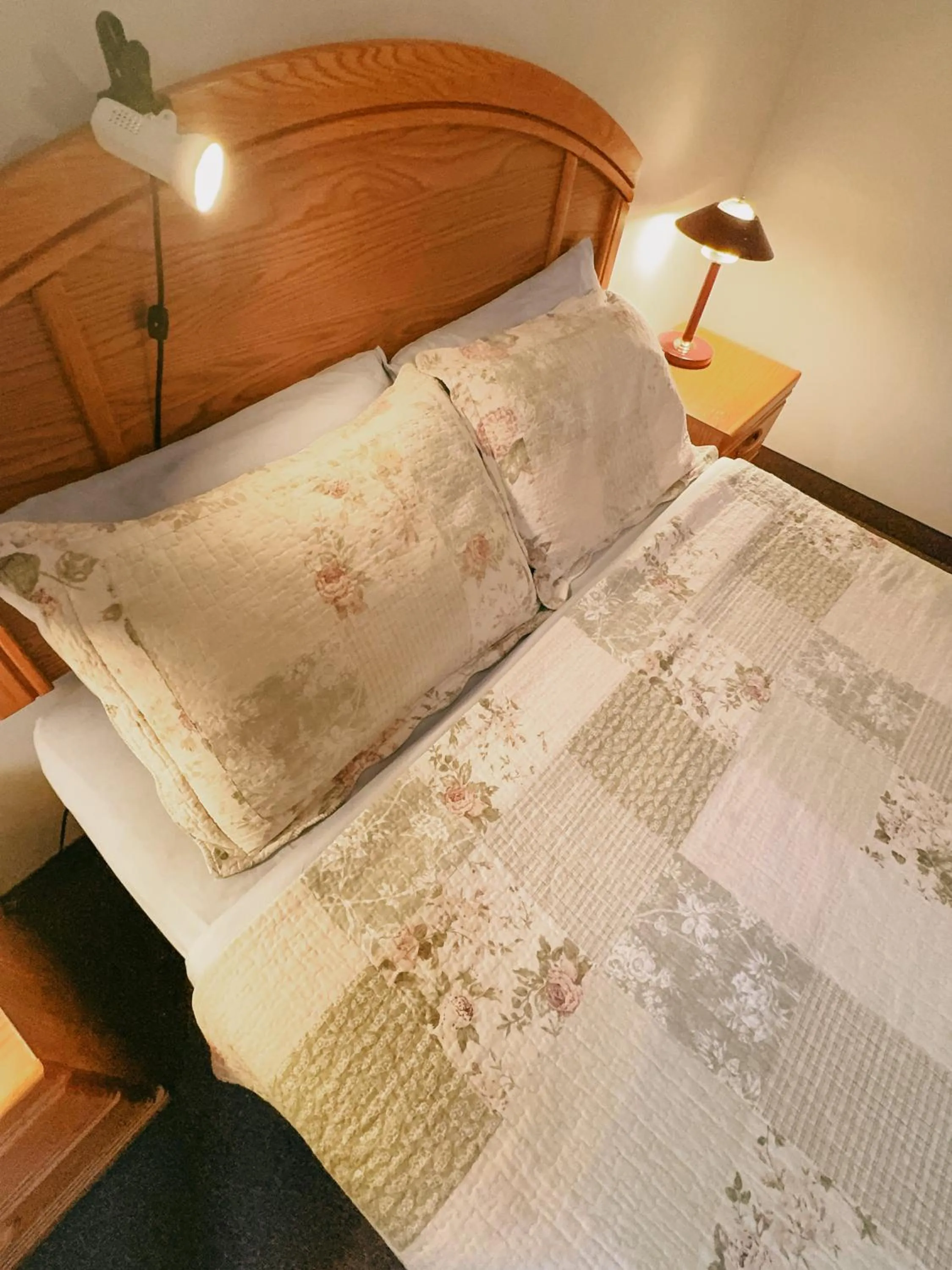 Bedroom, Bed in Alpine Meadows Lodge