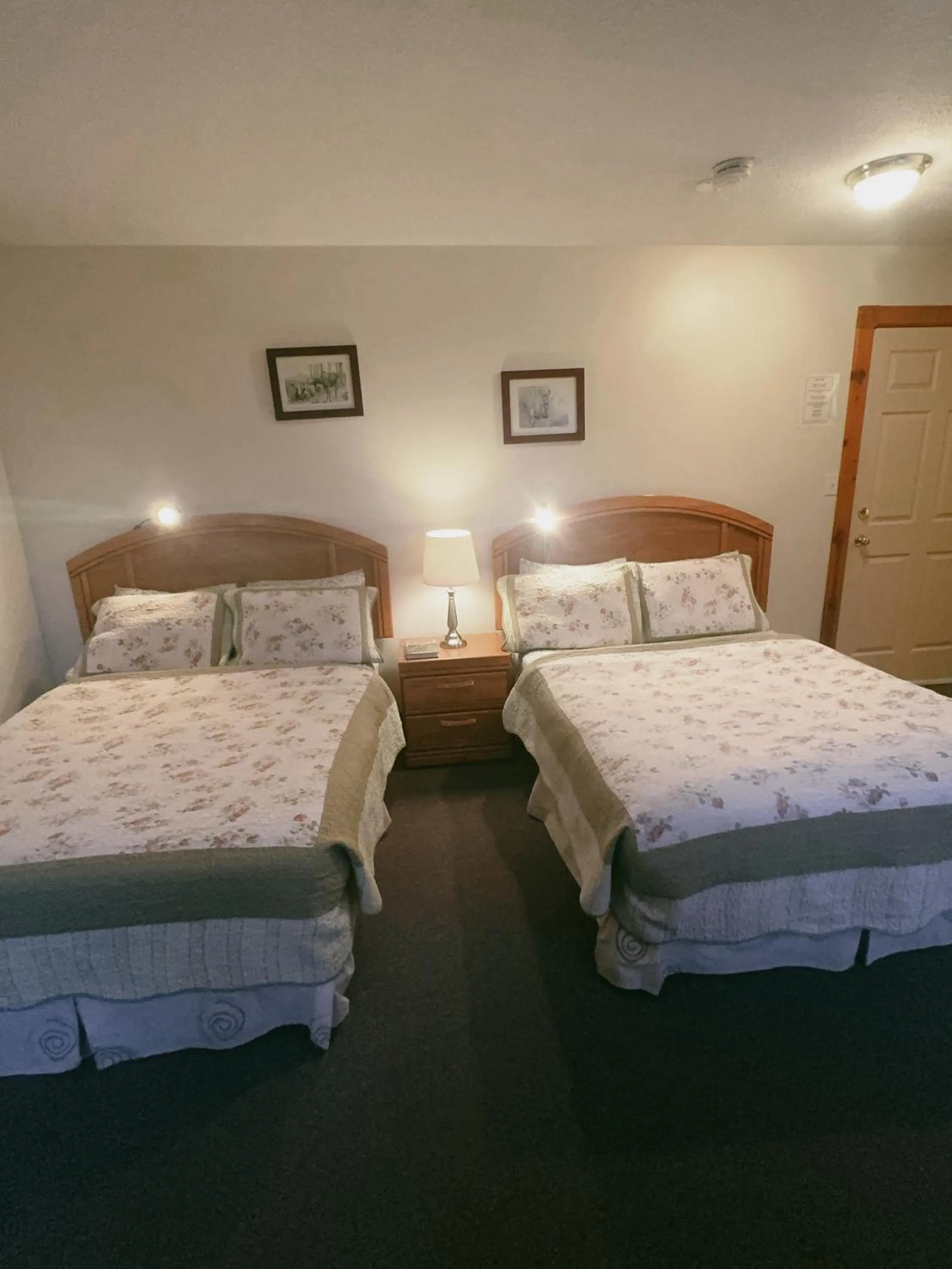 Bedroom, Bed in Alpine Meadows Lodge