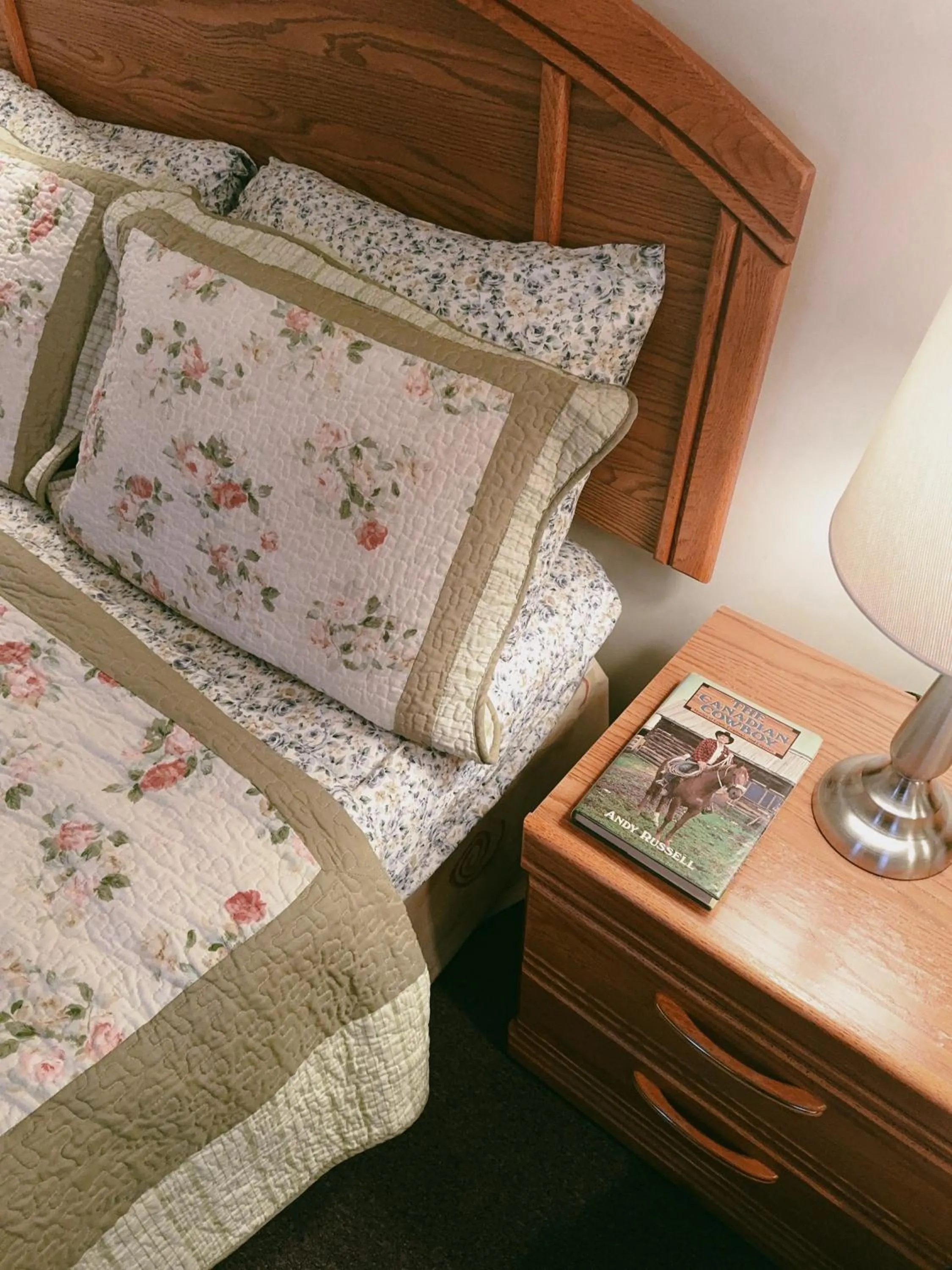 Bed in Alpine Meadows Lodge