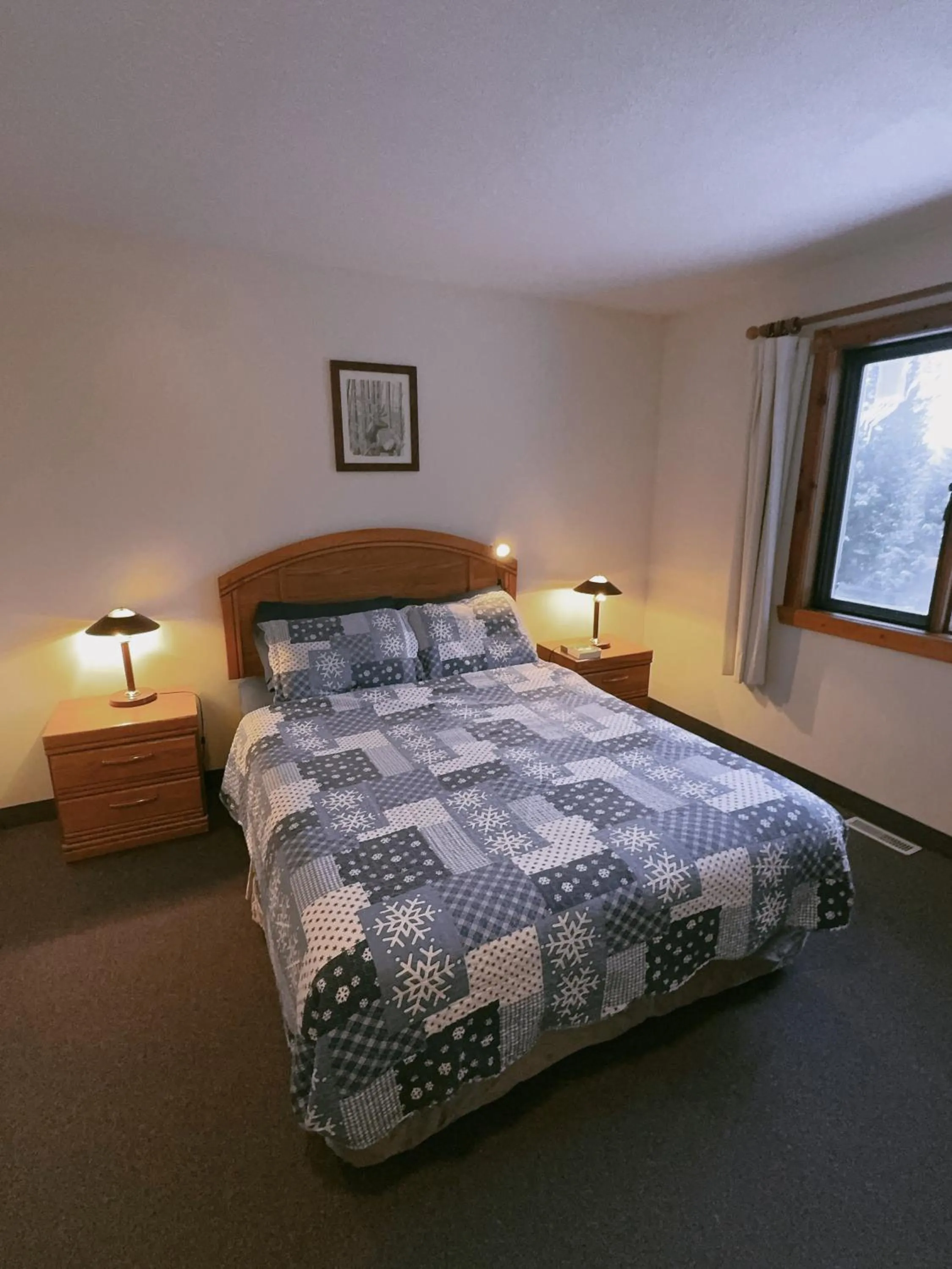 Bed in Alpine Meadows Lodge