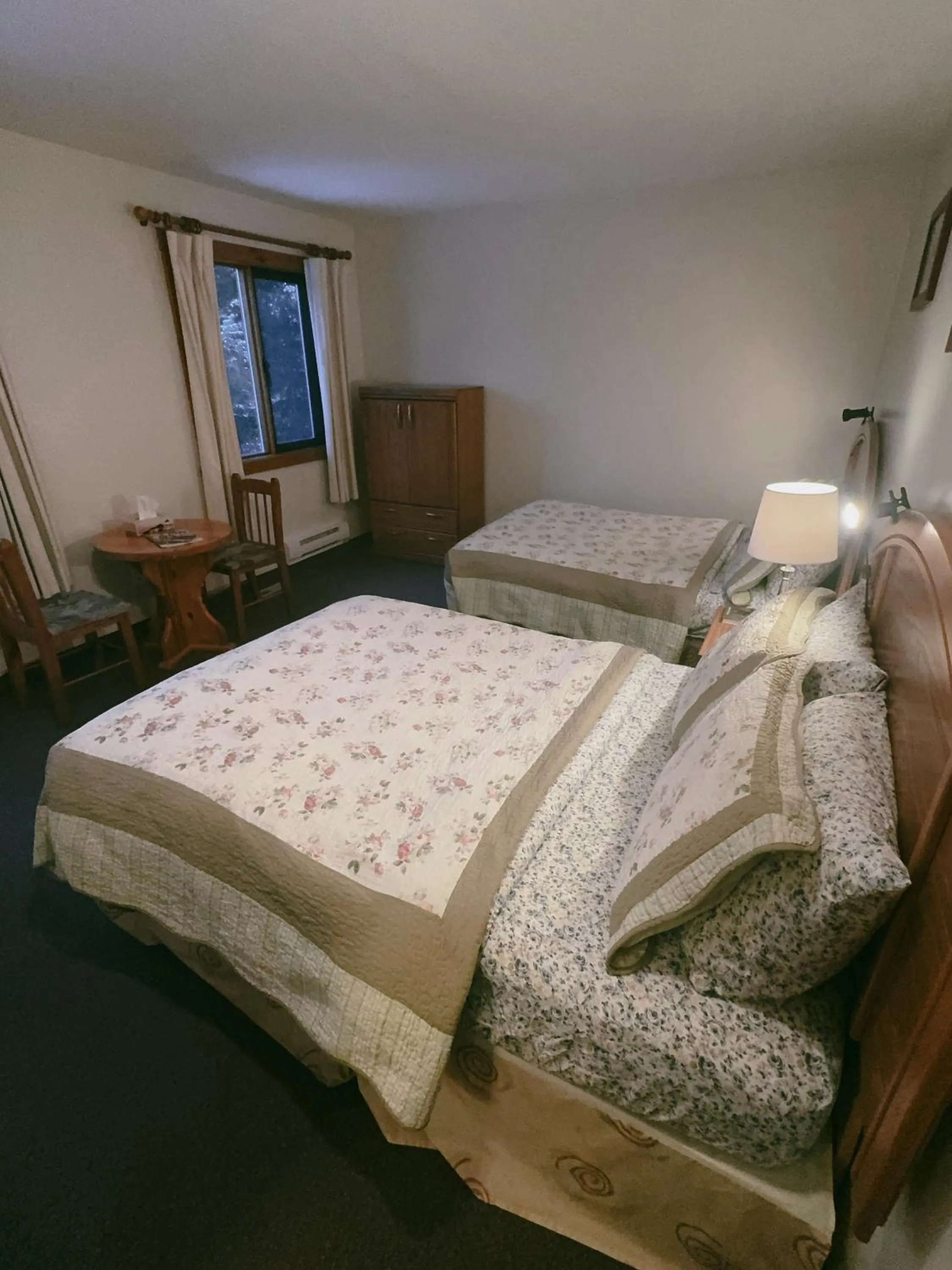 Bed in Alpine Meadows Lodge