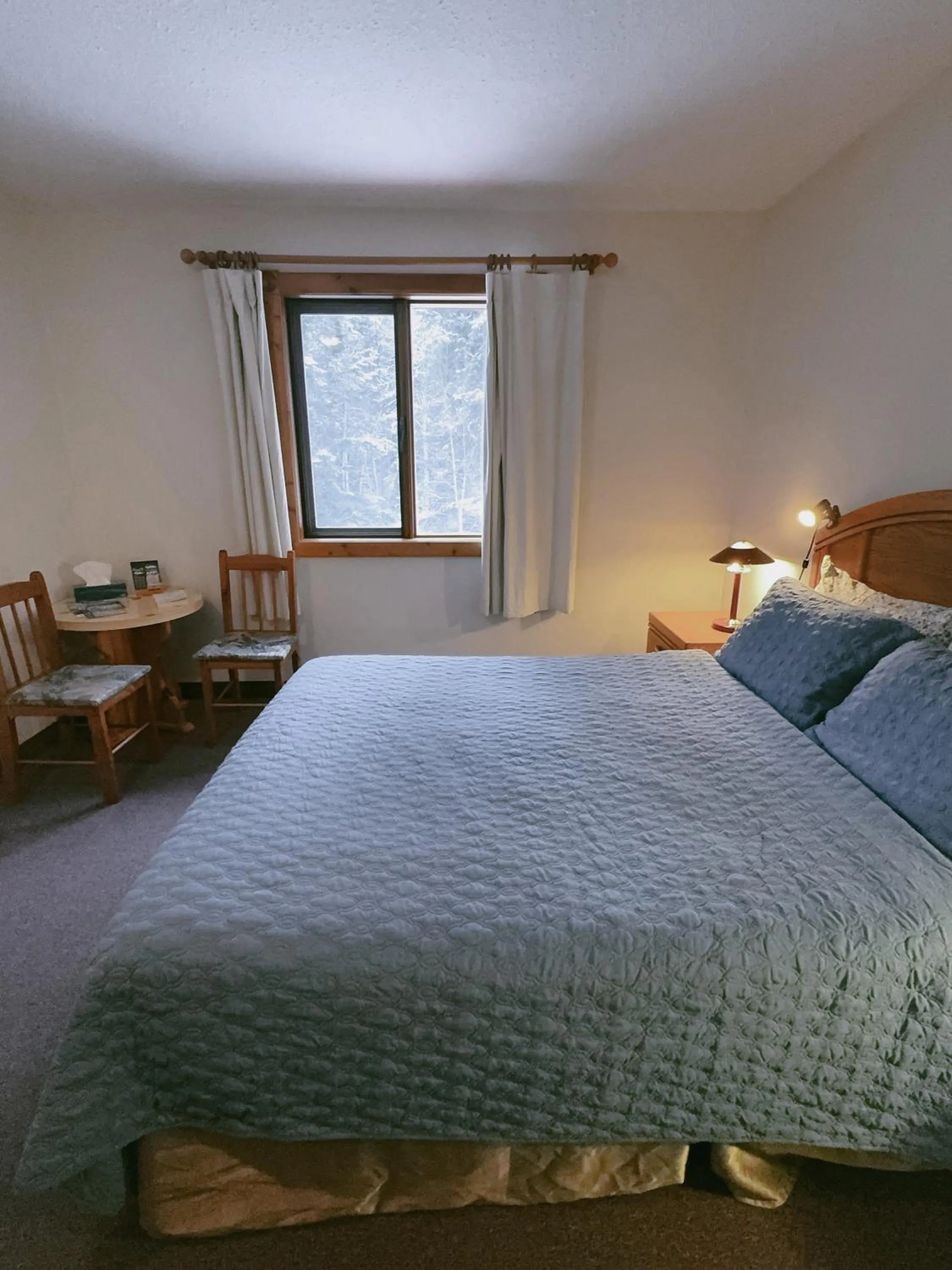 Bed in Alpine Meadows Lodge