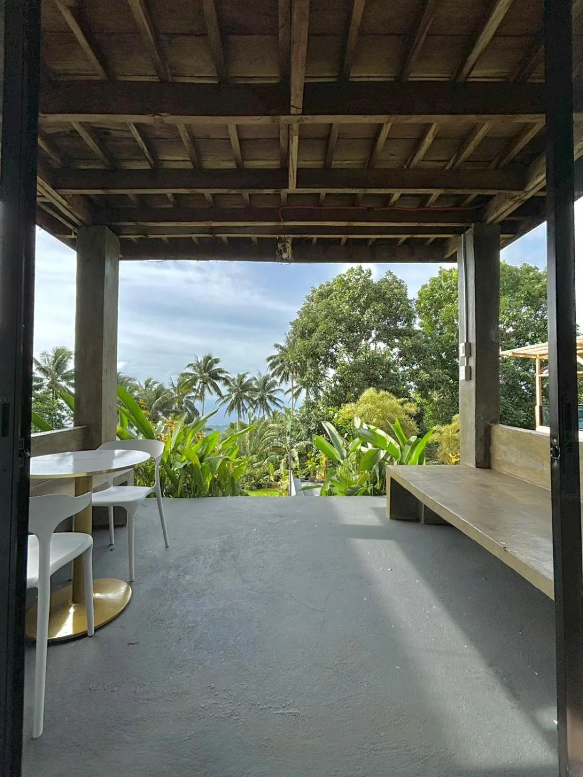 Patio in Bintana sa Paraiso Binunsaran