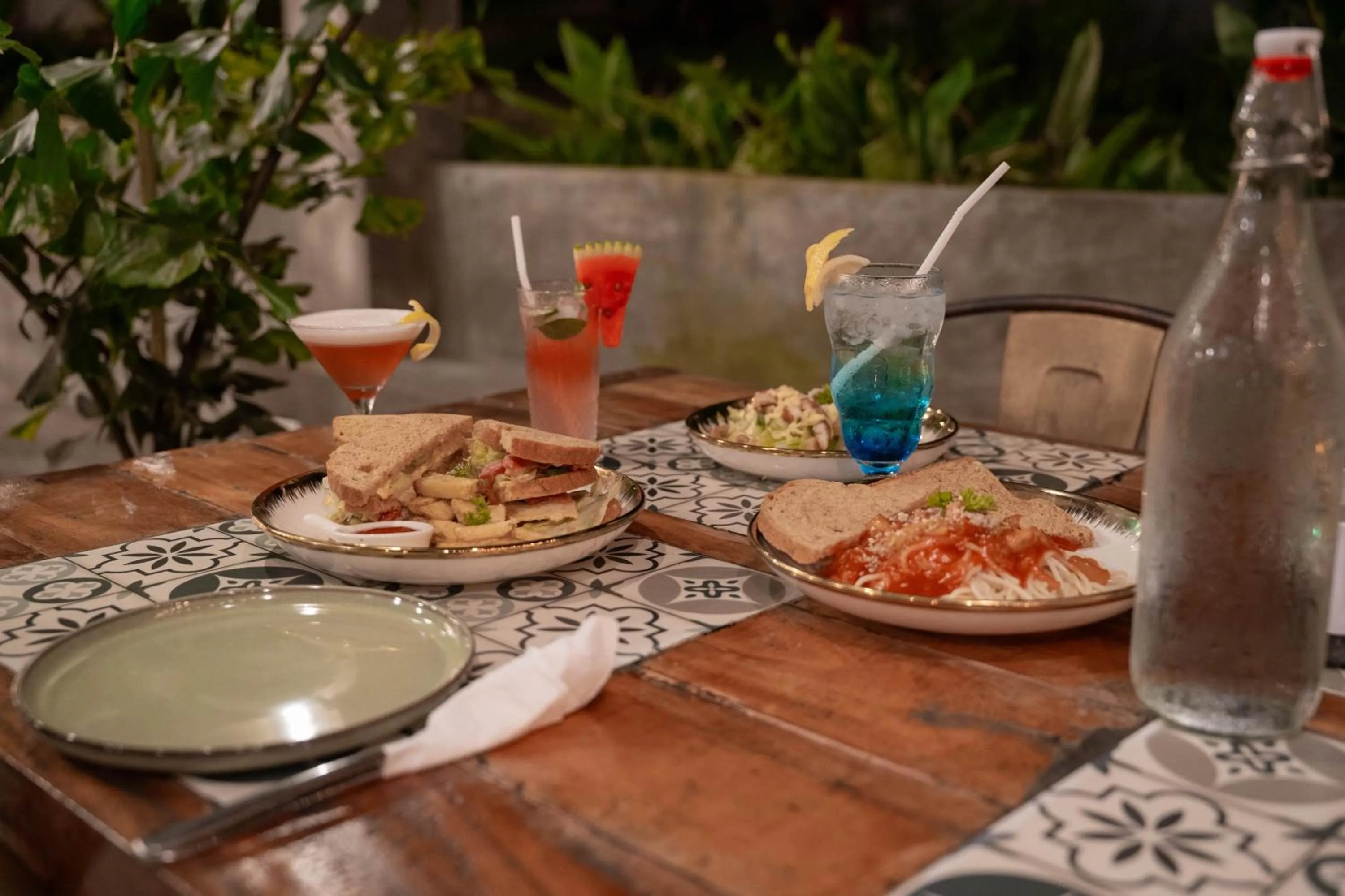 Restaurant/places to eat in Bintana sa Paraiso Binunsaran