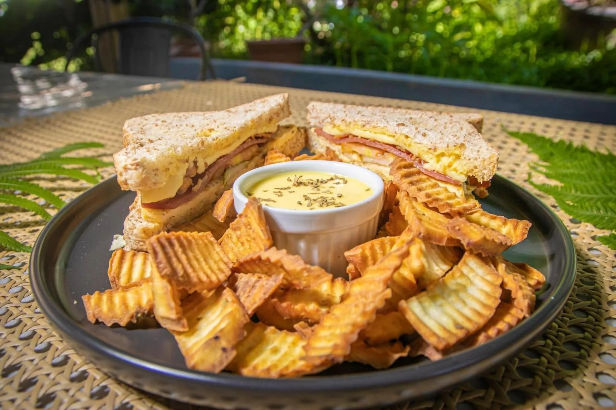 Lunch in Bintana sa Paraiso Binunsaran