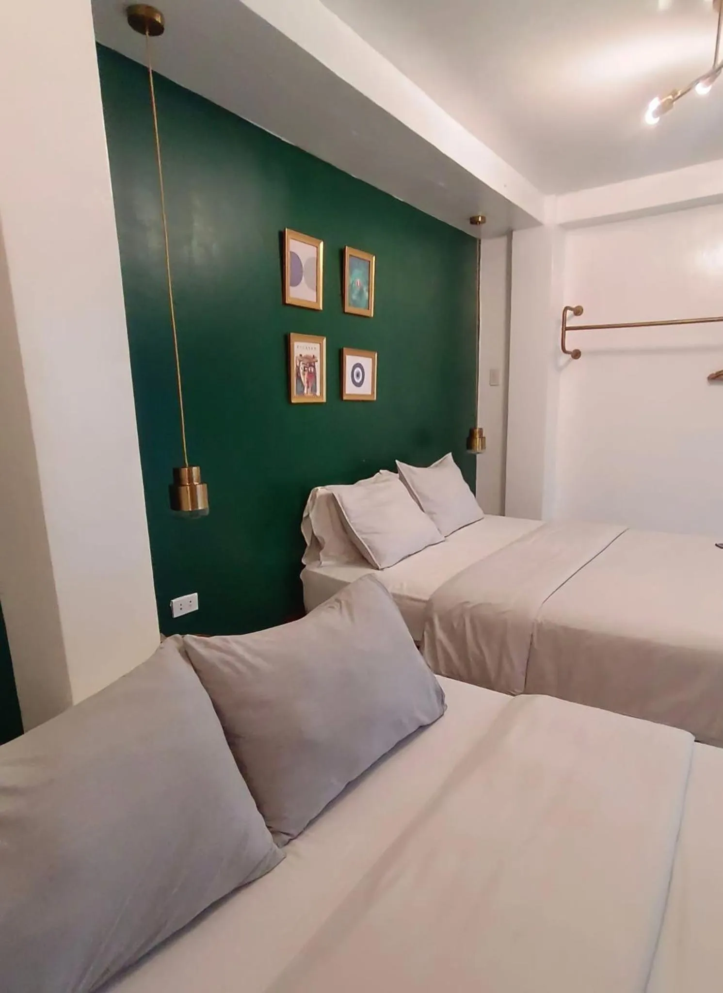 Bed in Bintana sa Paraiso Binunsaran