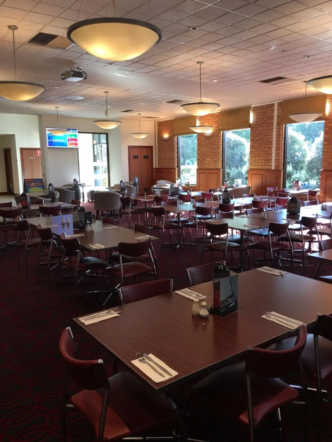 Restaurant/places to eat in Club Laverton