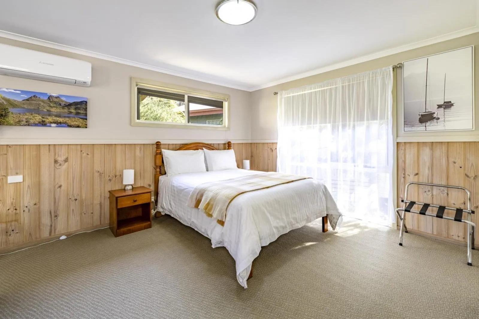 Bed in The Crays Accommodation