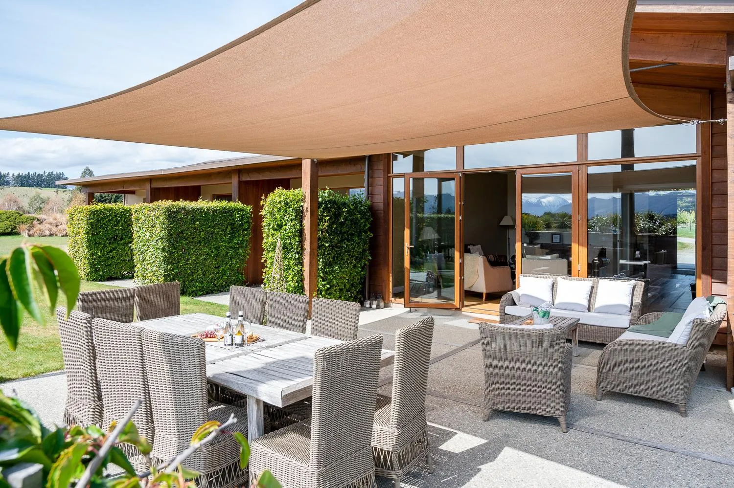 Patio, Restaurant/Places to Eat in Wanaka Haven Lodge Accommodation