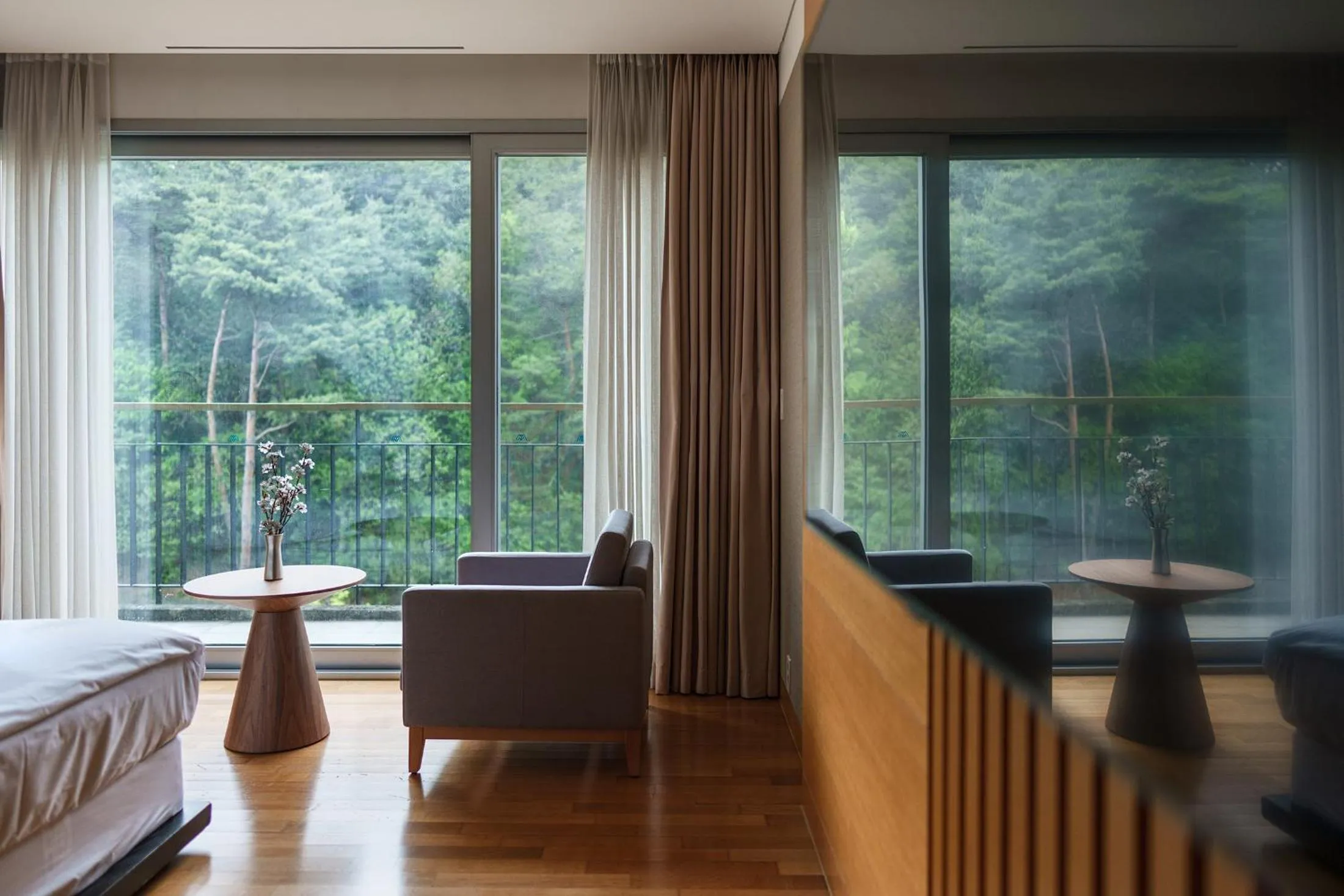 Bed in The Suites Hotel Namwon