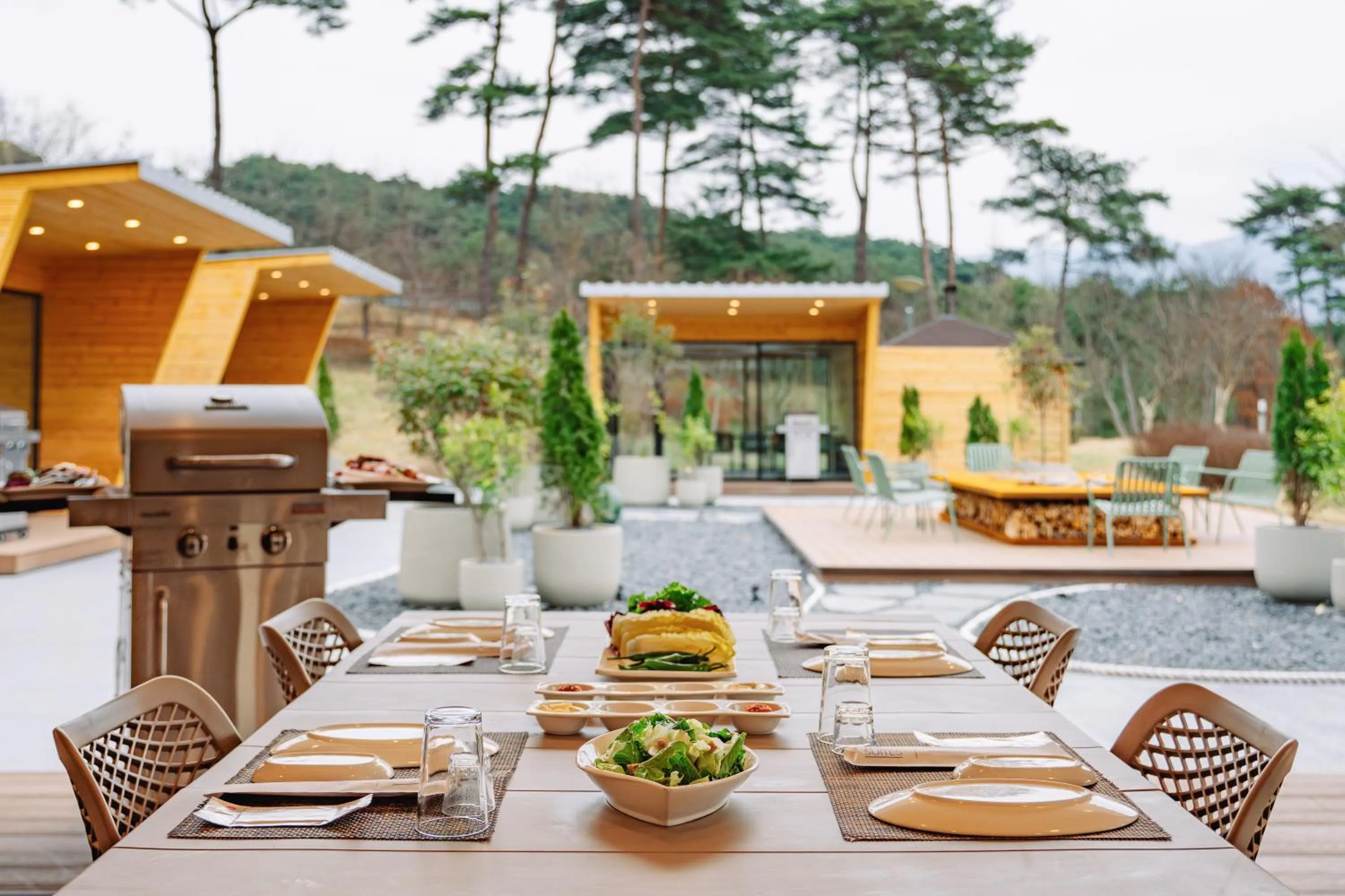 BBQ facilities in The Suites Hotel Namwon