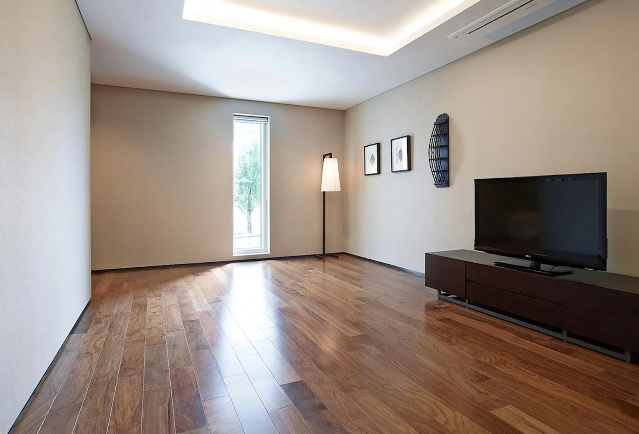 TV and multimedia in The Suites Hotel Namwon