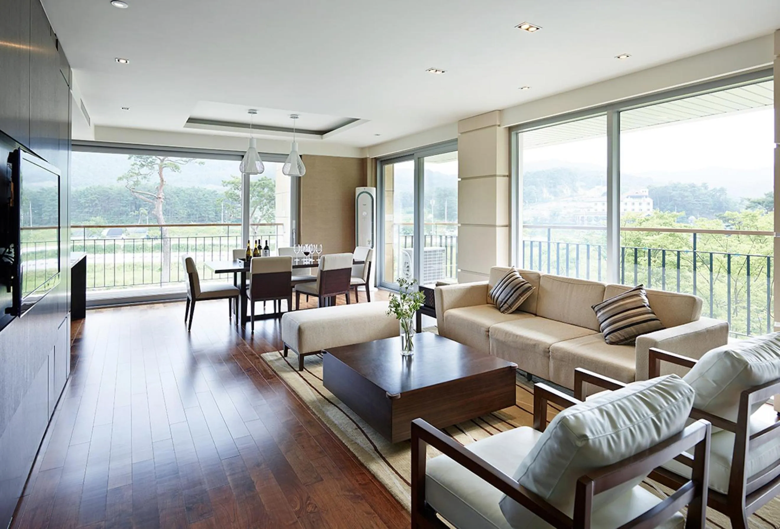 Living room in The Suites Hotel Namwon