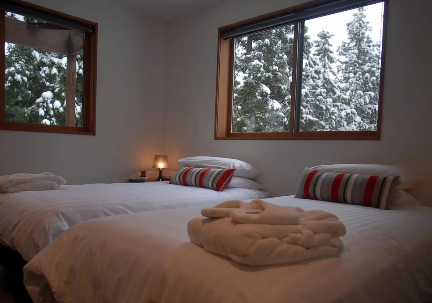 Bedroom, Bed in Bears Den Mountain Lodge
