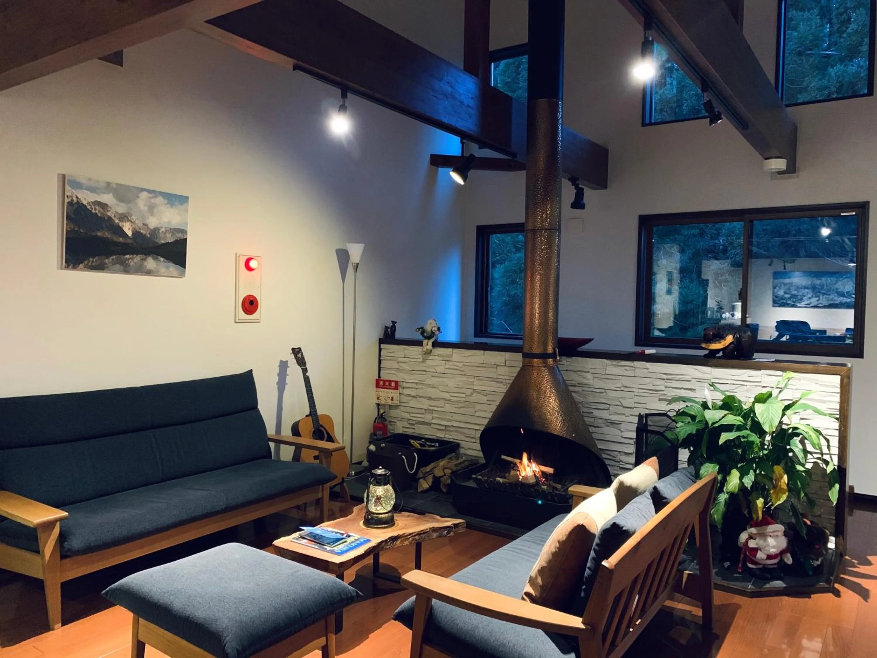 Living room in Bears Den Mountain Lodge