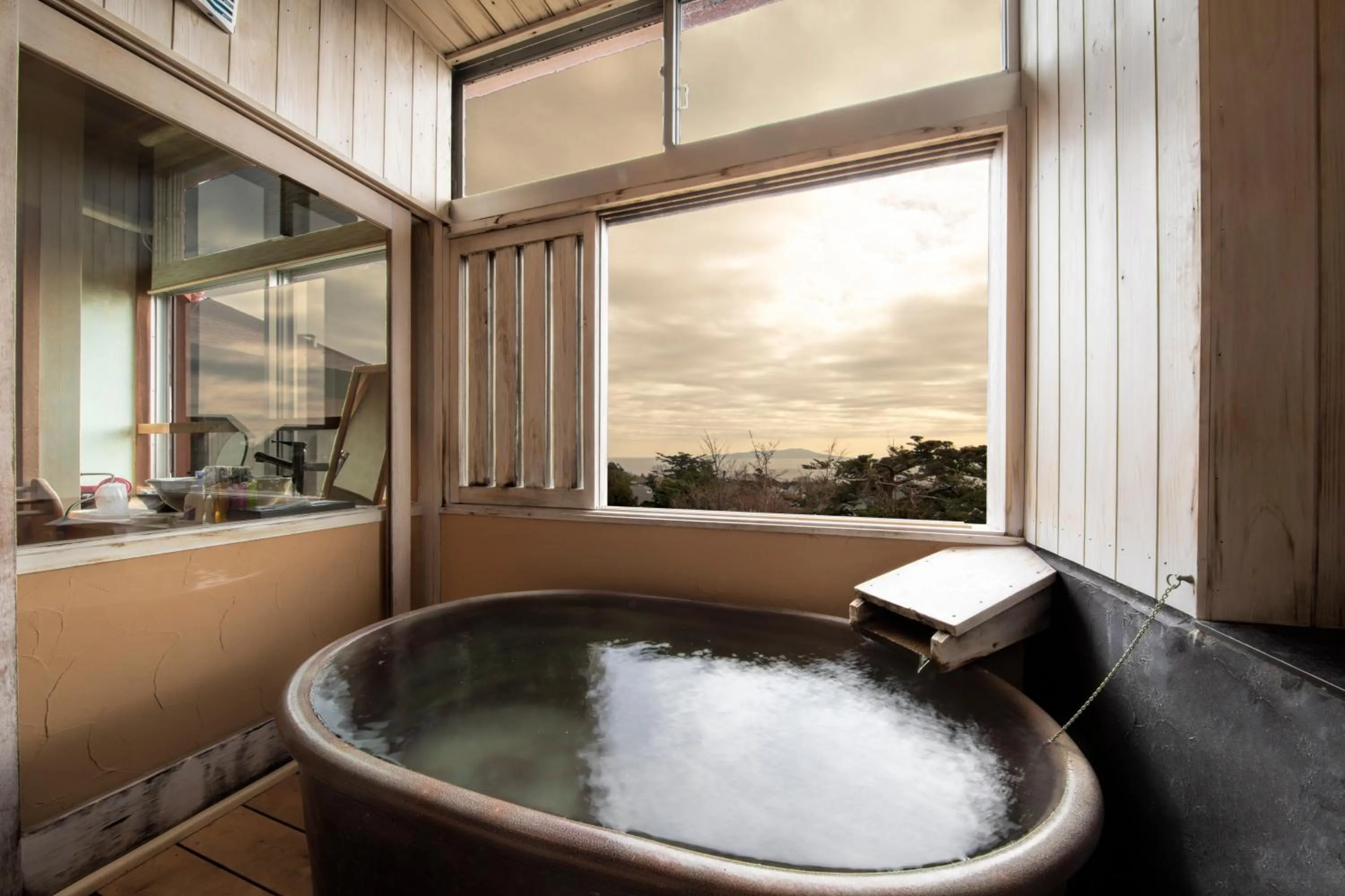 Hot Spring Bath in 伊豆高原の隠れ宿Syuhari守破離