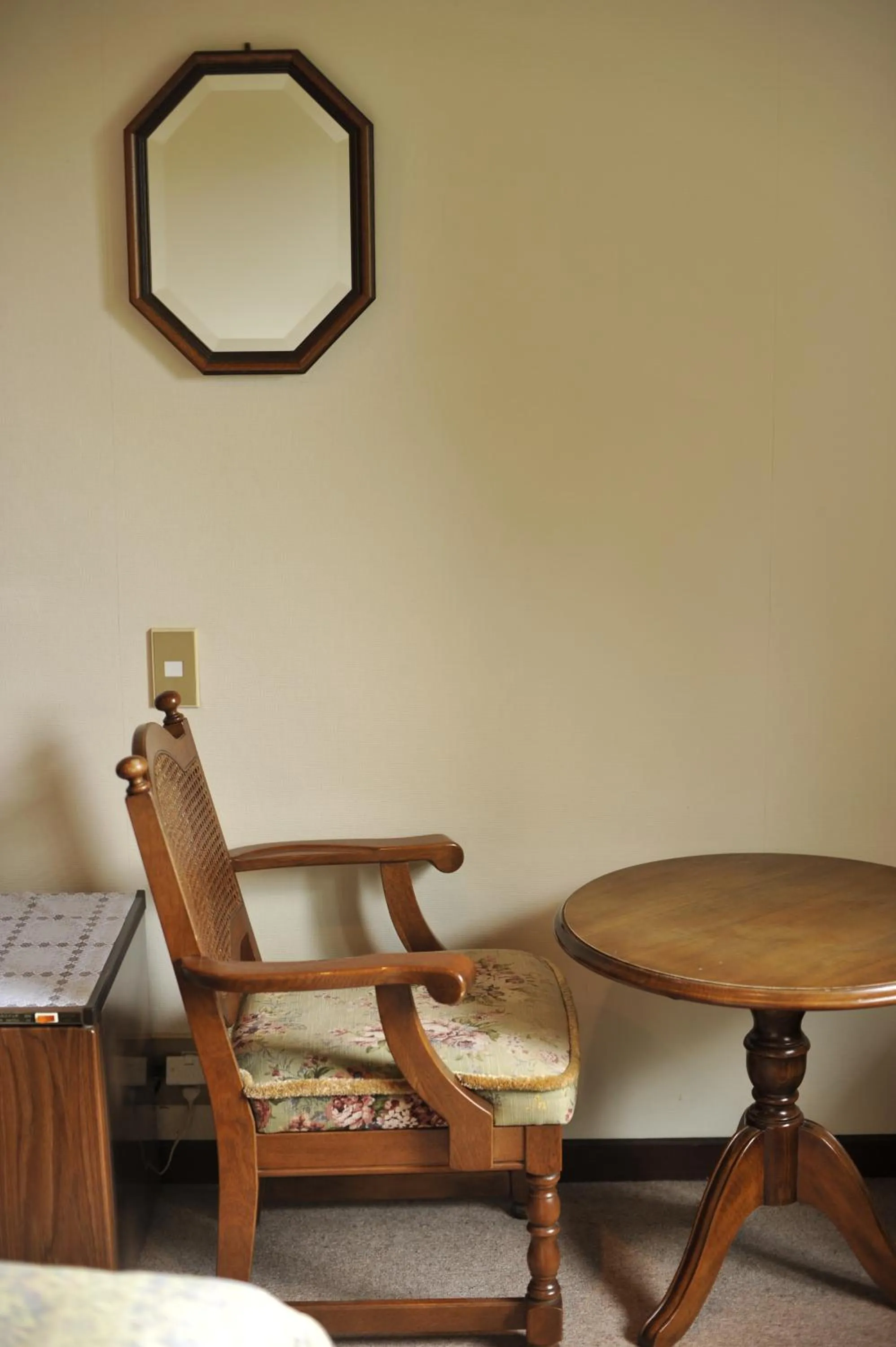 Seating area in Pension Totem Pole