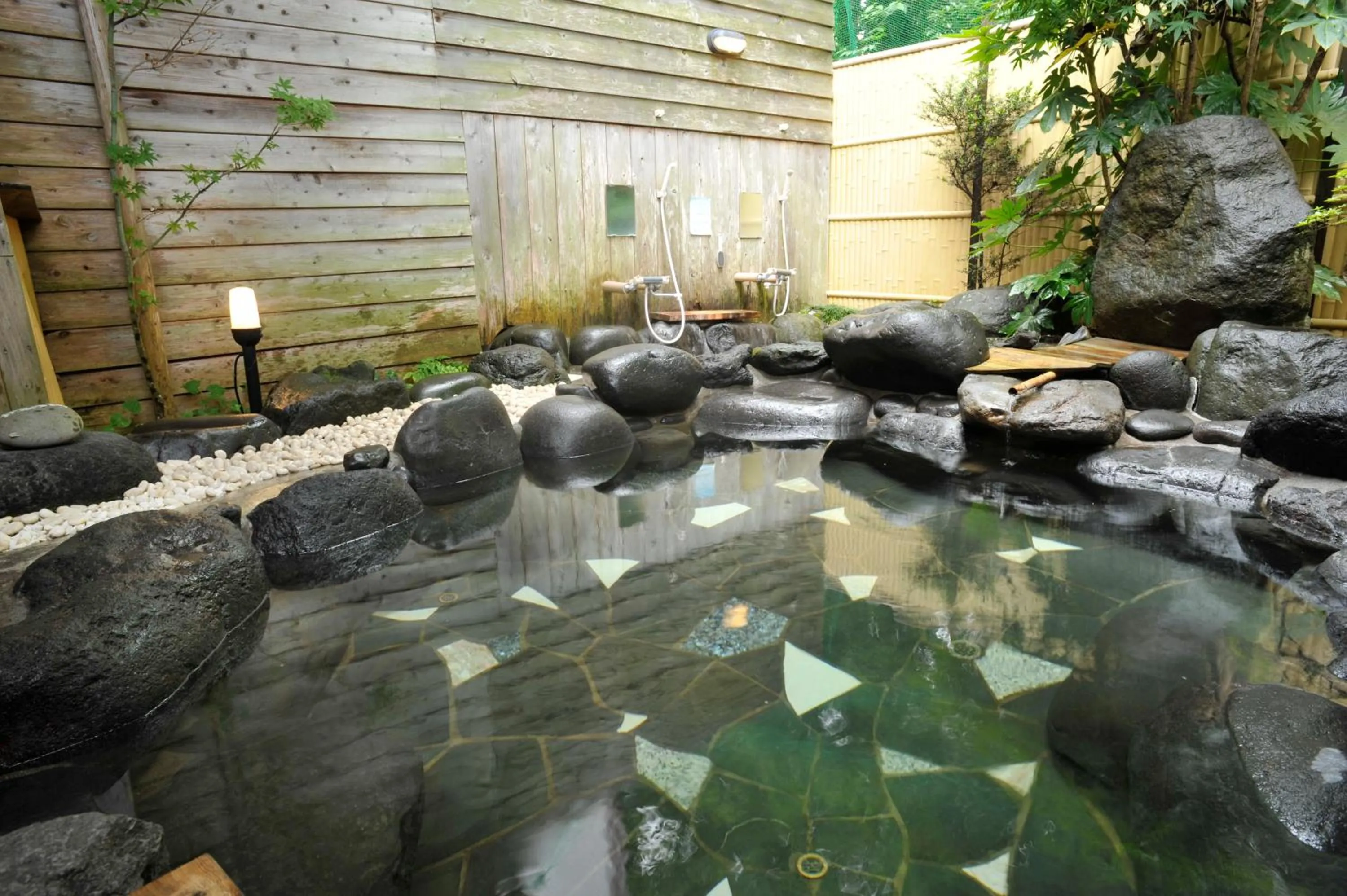 Hot Spring Bath in Pension Totem Pole