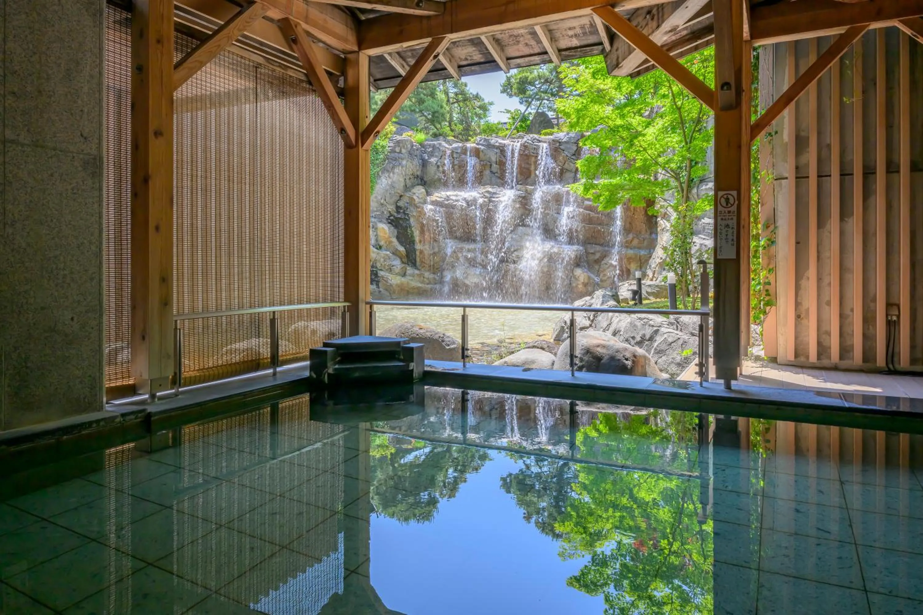 Open Air Bath in Tendo Hotel