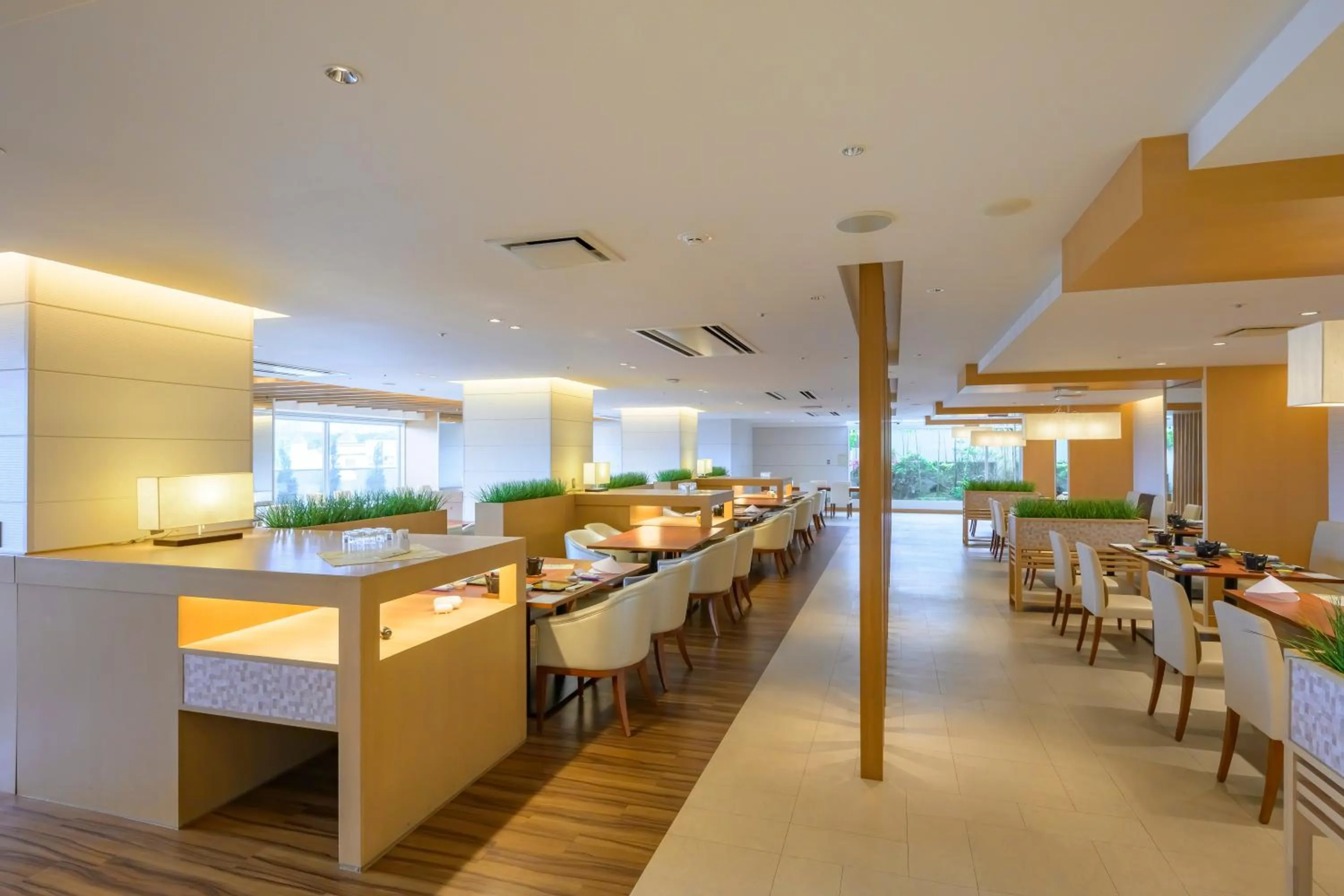 Restaurant/places to eat in Tendo Hotel