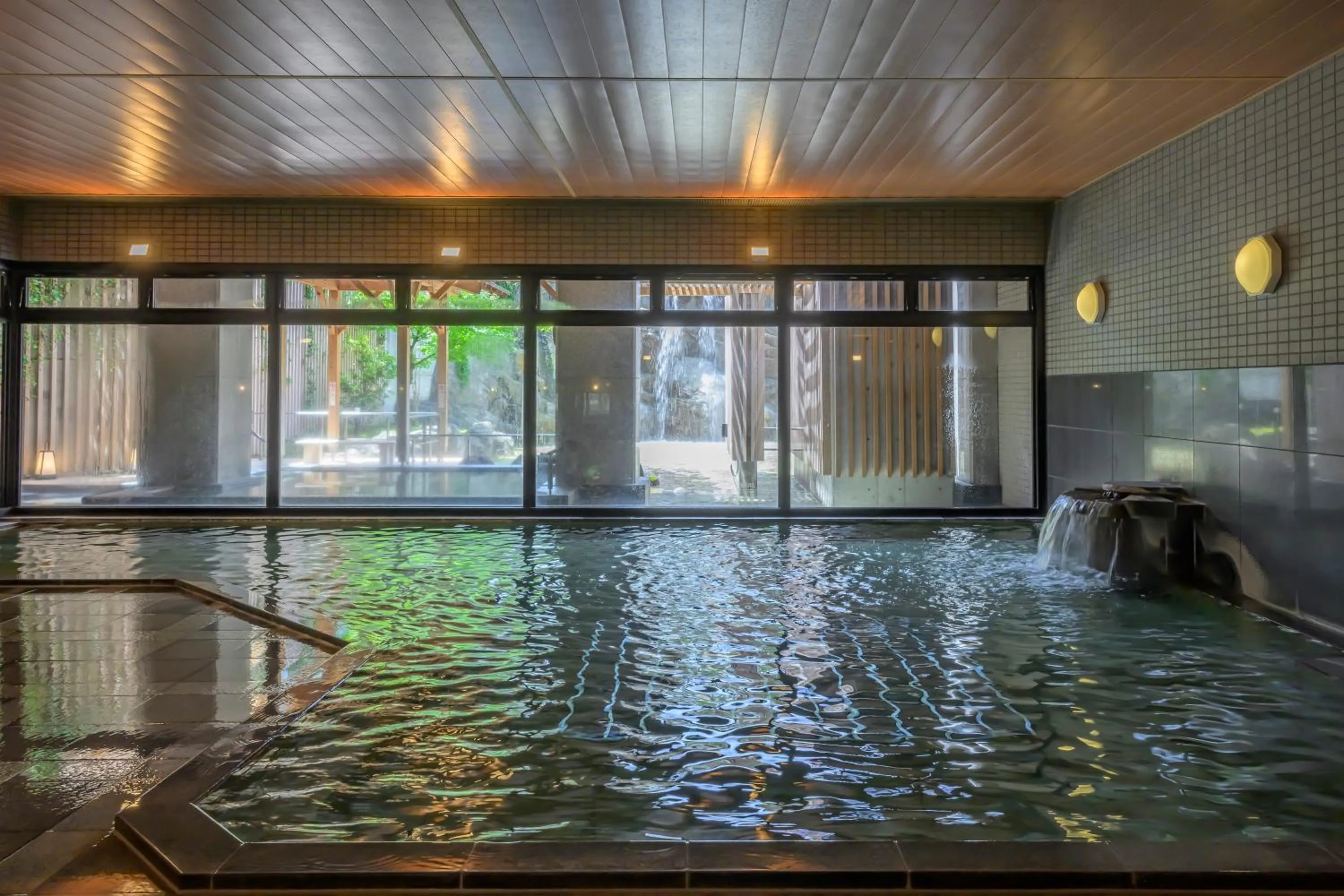 Public Bath in Tendo Hotel