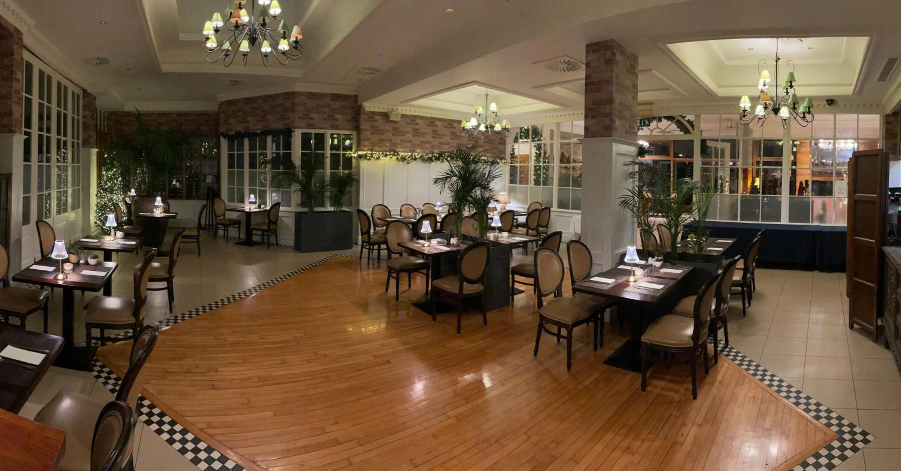 Restaurant/places to eat in West Cork Hotel