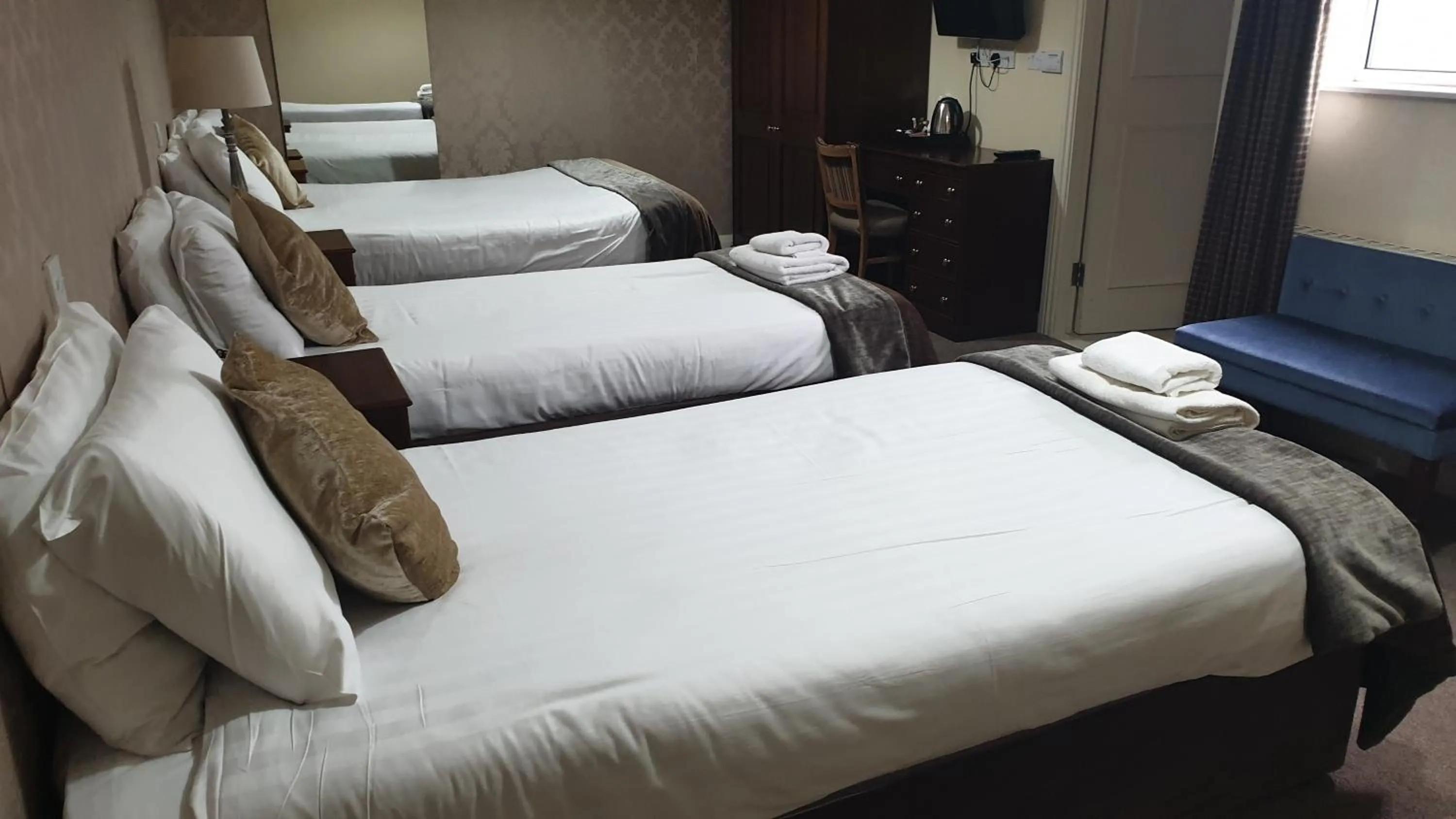 Bedroom, Bed in West Cork Hotel