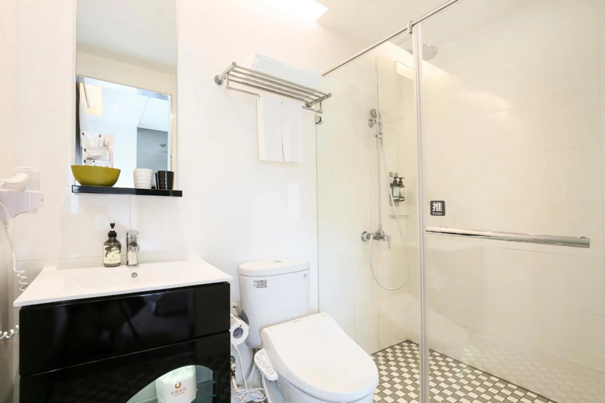 Shower in CityInn Hotel Plus - Taichung Station Branch