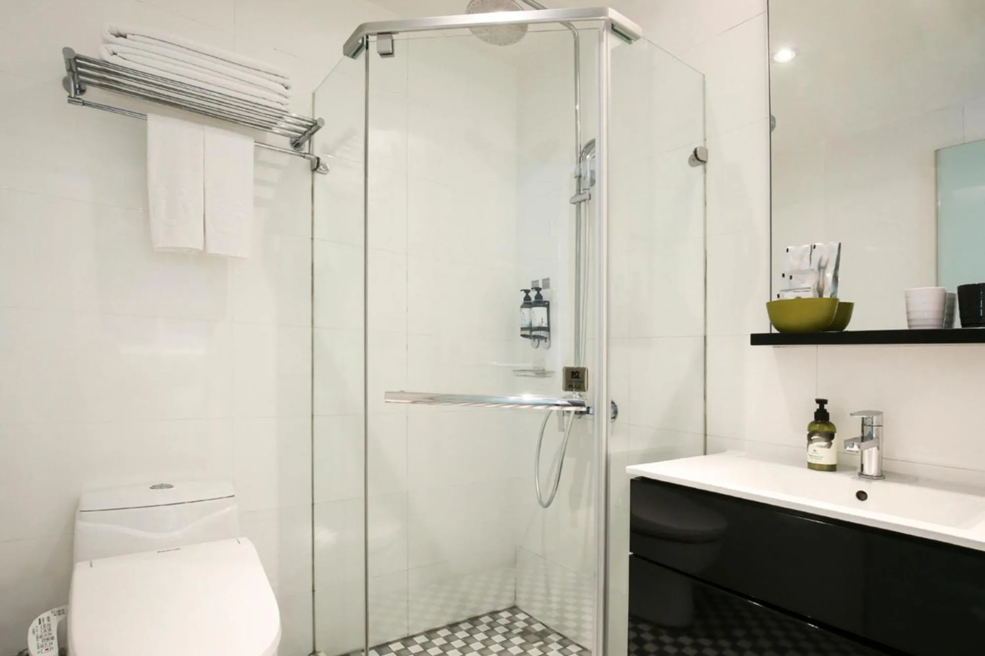 Shower in CityInn Hotel Plus - Taichung Station Branch