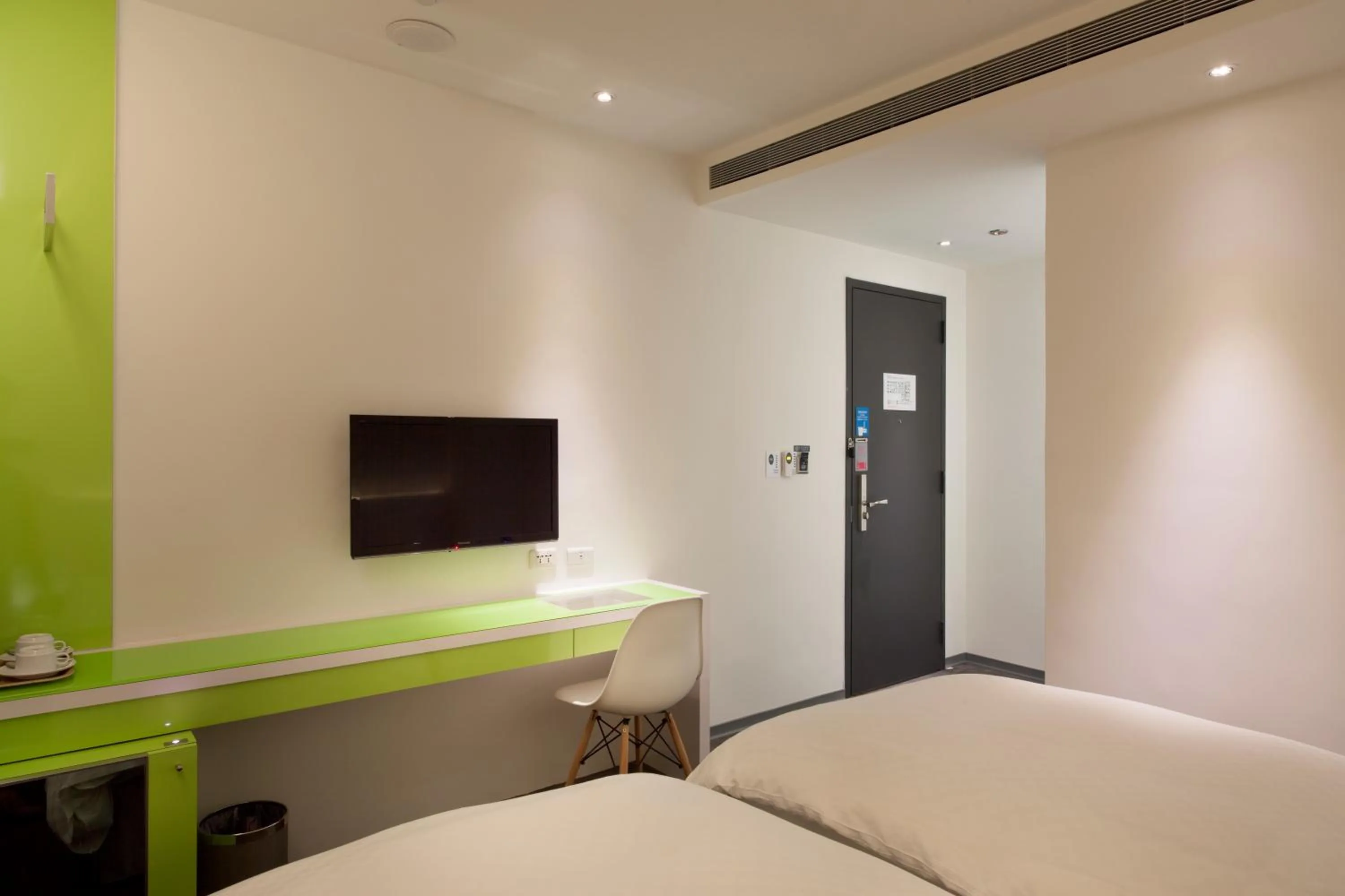 Photo of the whole room, Bed in CityInn Hotel Plus - Taichung Station Branch