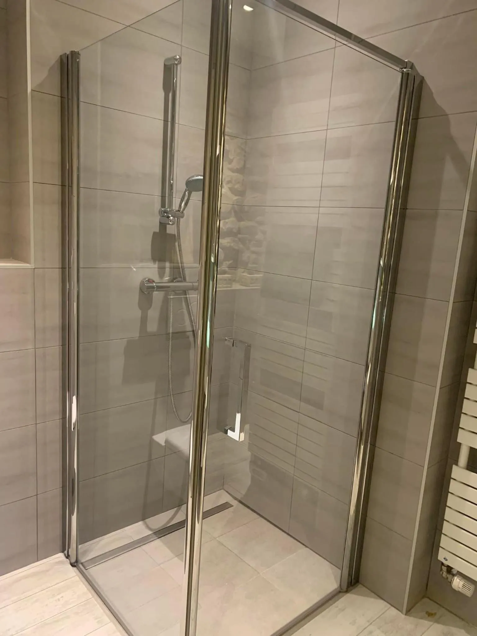 Bathroom in Le Paon Bleu Annecy Poisy