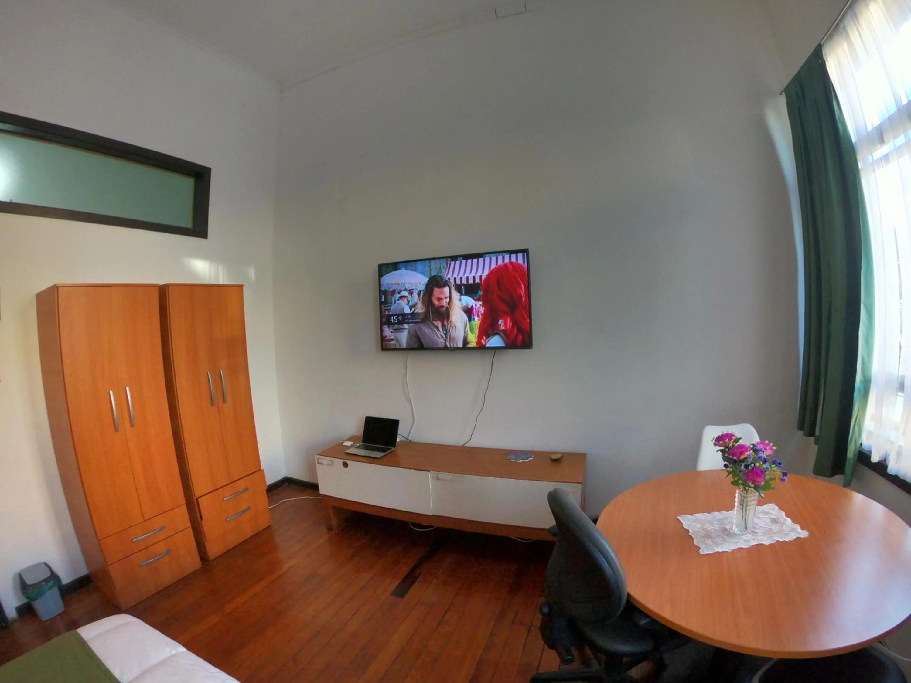 TV and multimedia in Volta Inn Hostel