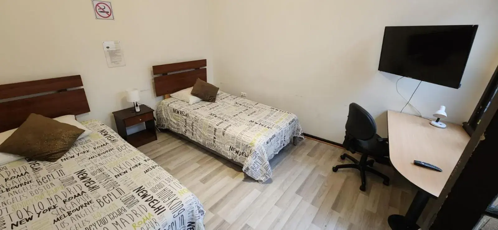 Twin Room - single occupancy in Volta Inn Hostel Twin Room - single occupancy in Volta Inn Hostel