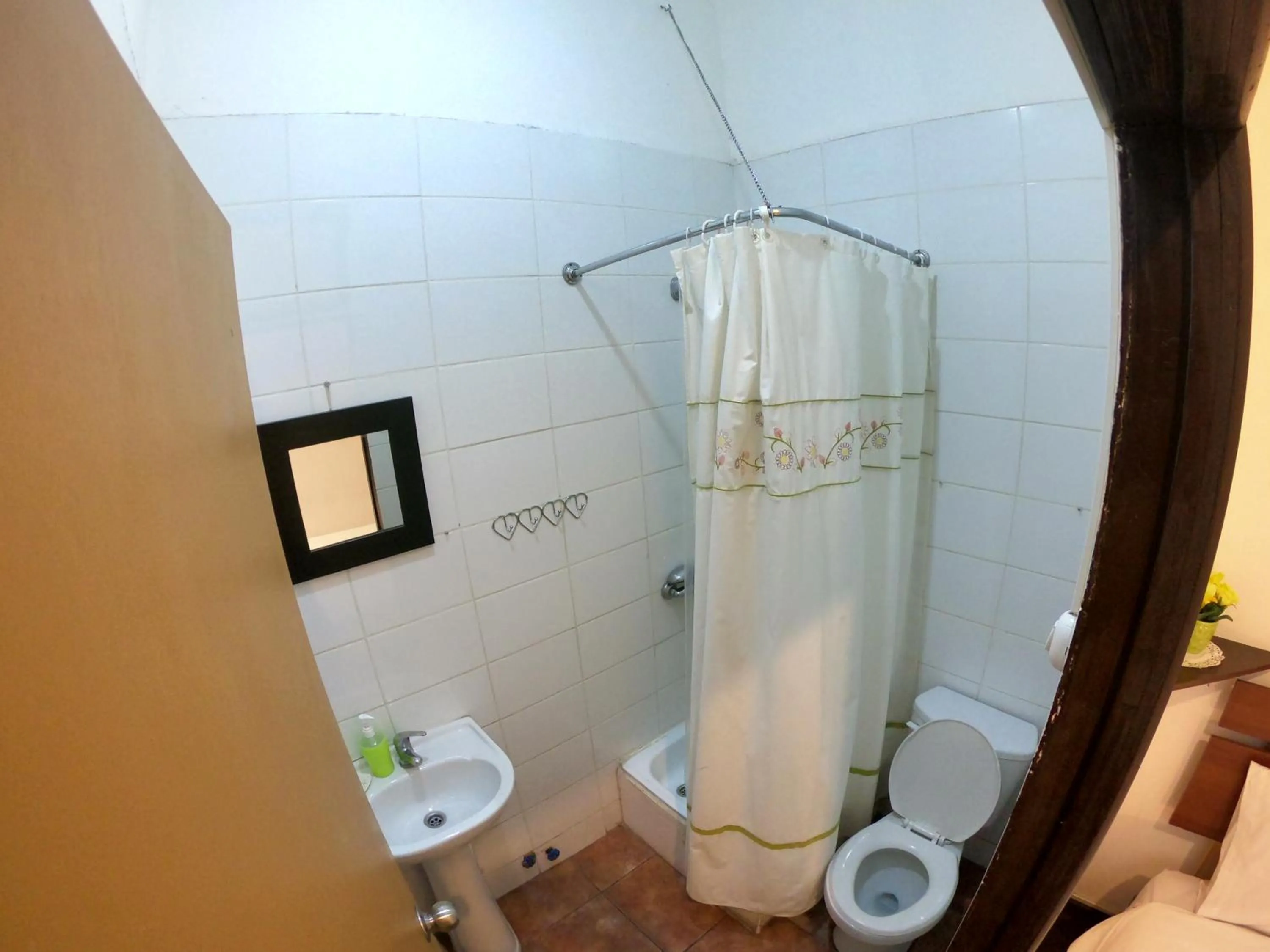 Shower in Volta Inn Hostel