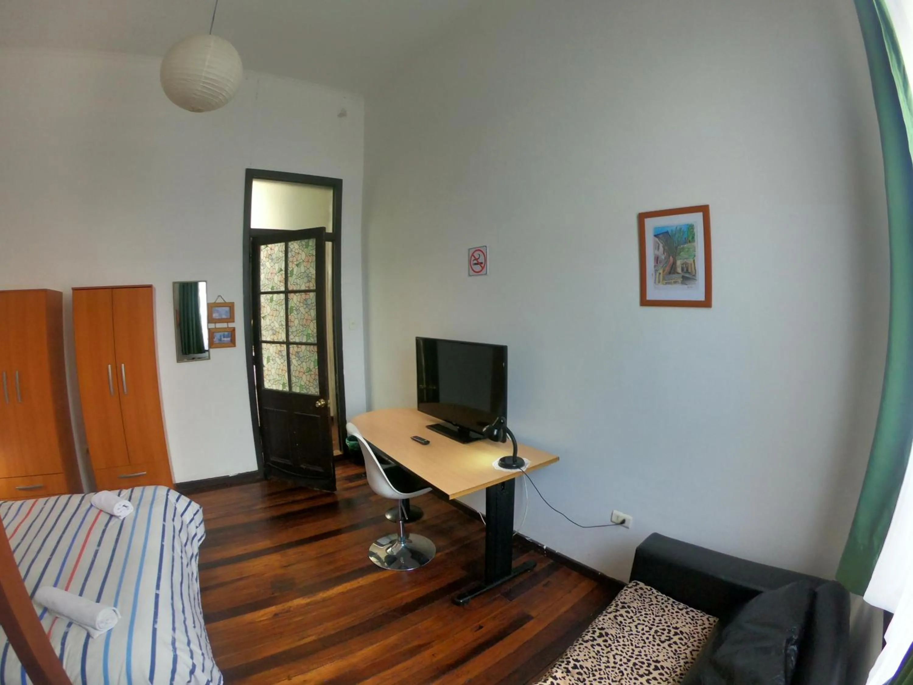 TV and multimedia in Volta Inn Hostel