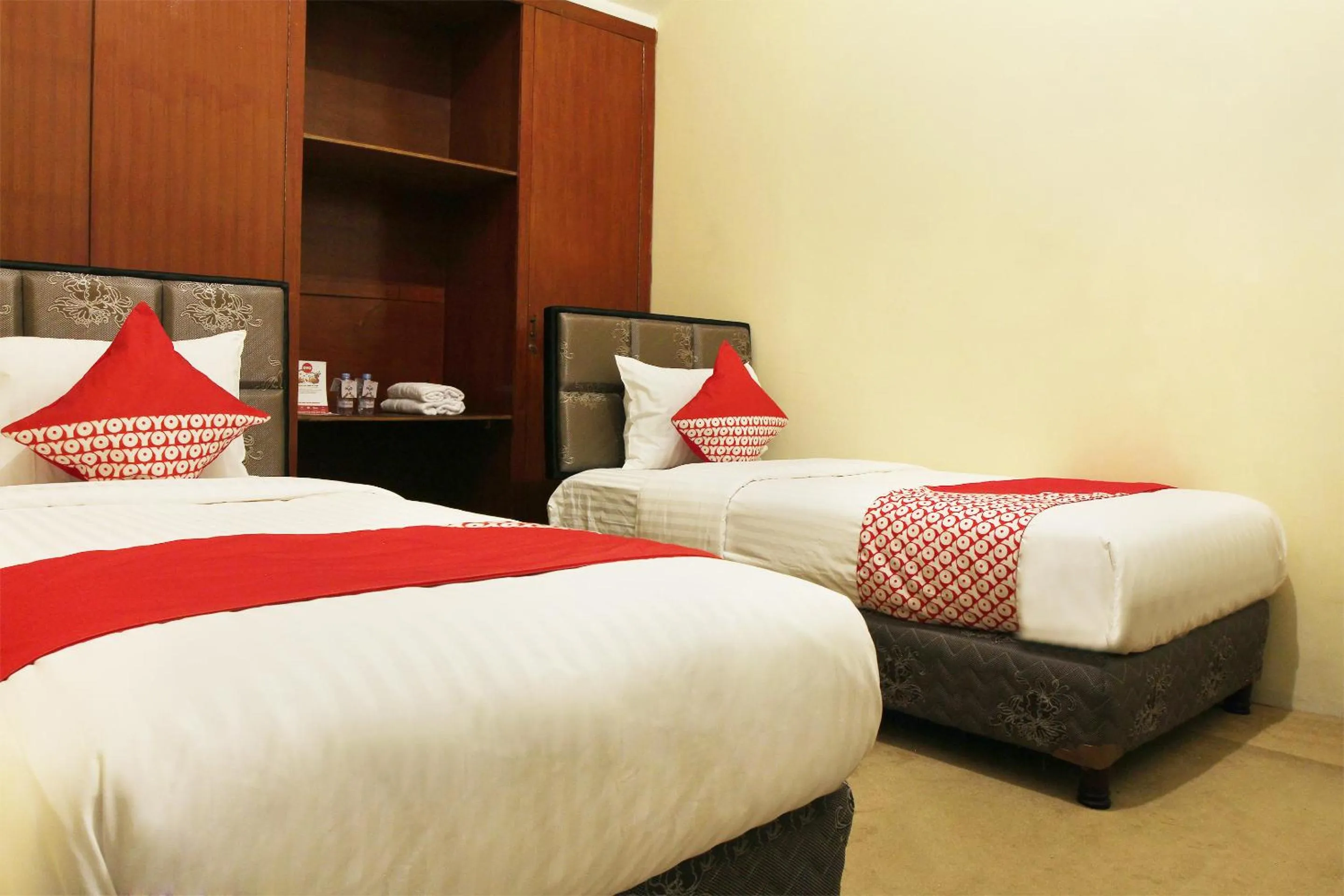 Bedroom in OYO 146 Menteng Residence