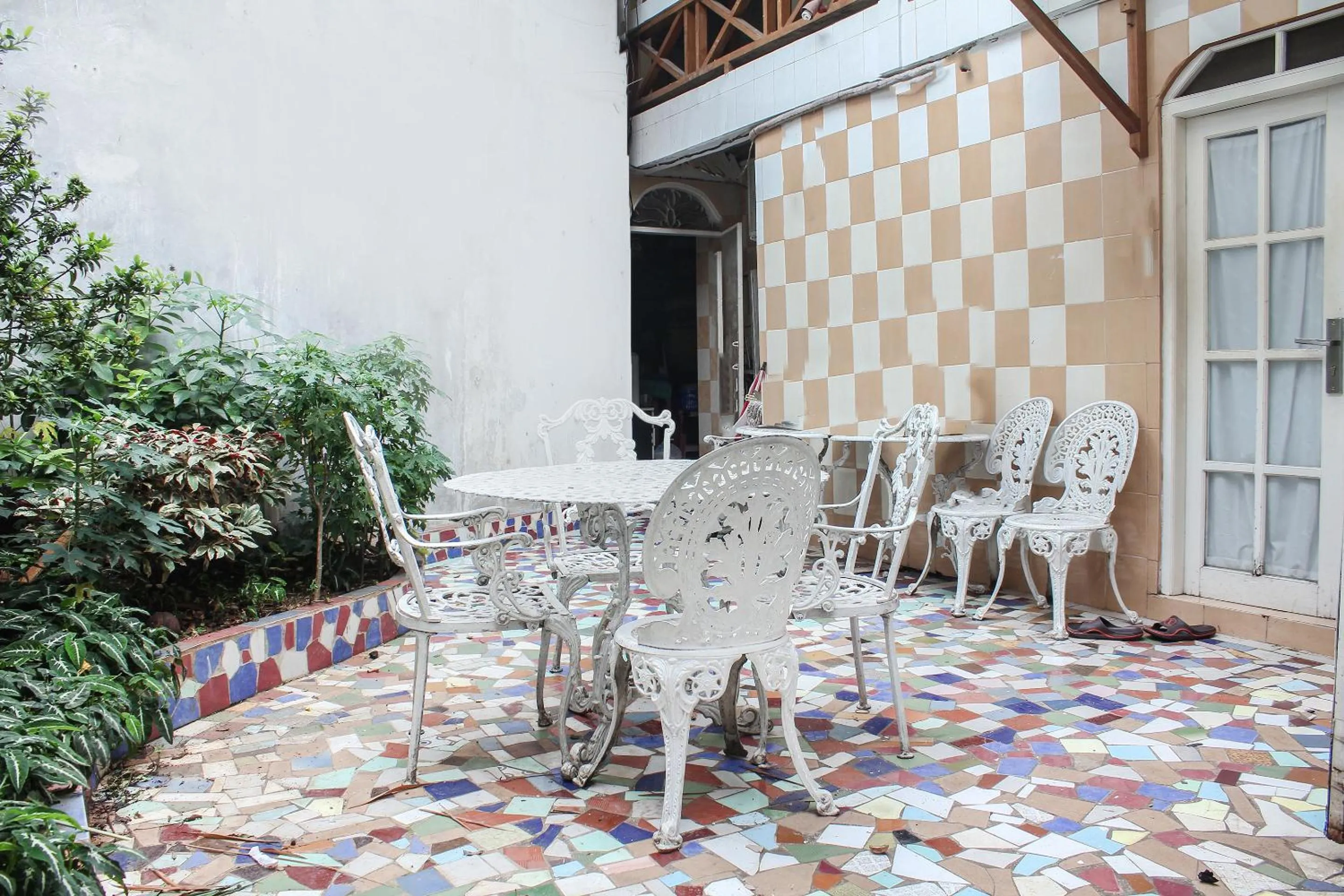 Area and facilities in OYO 146 Menteng Residence