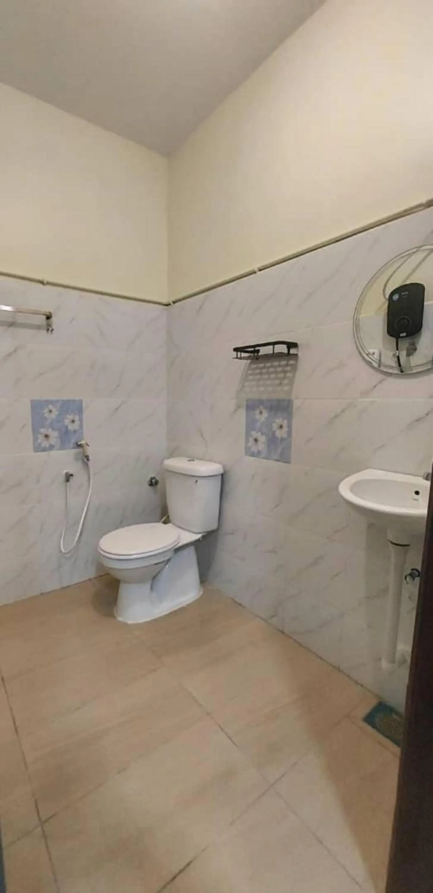 Toilet in Hotel Bestari