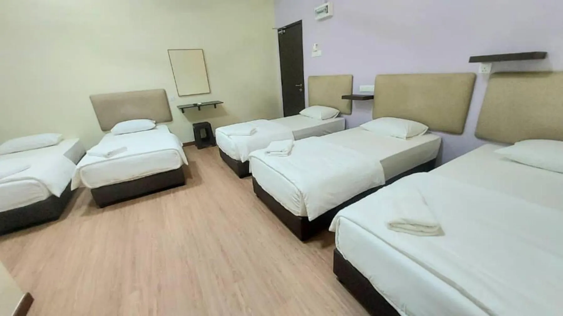 Bedroom, Bed in Hotel Bestari