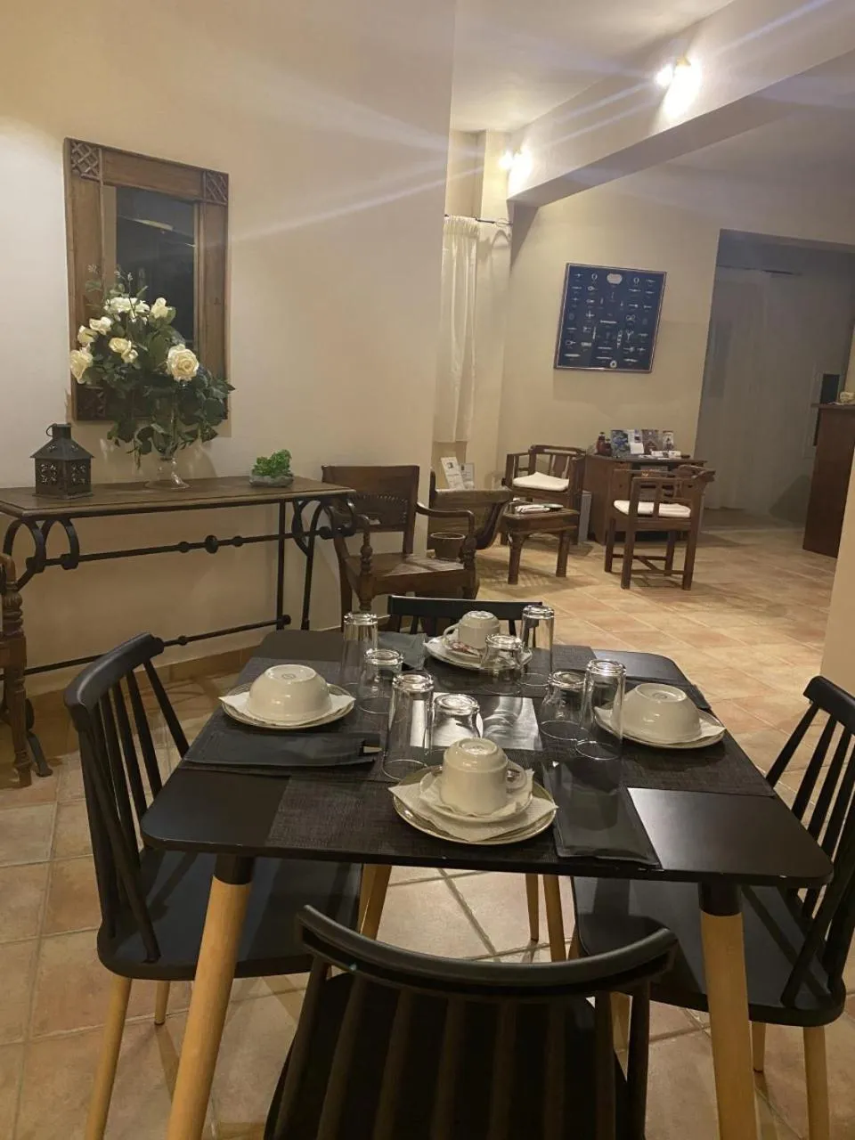 Dining area in Elanthi Village Apartments