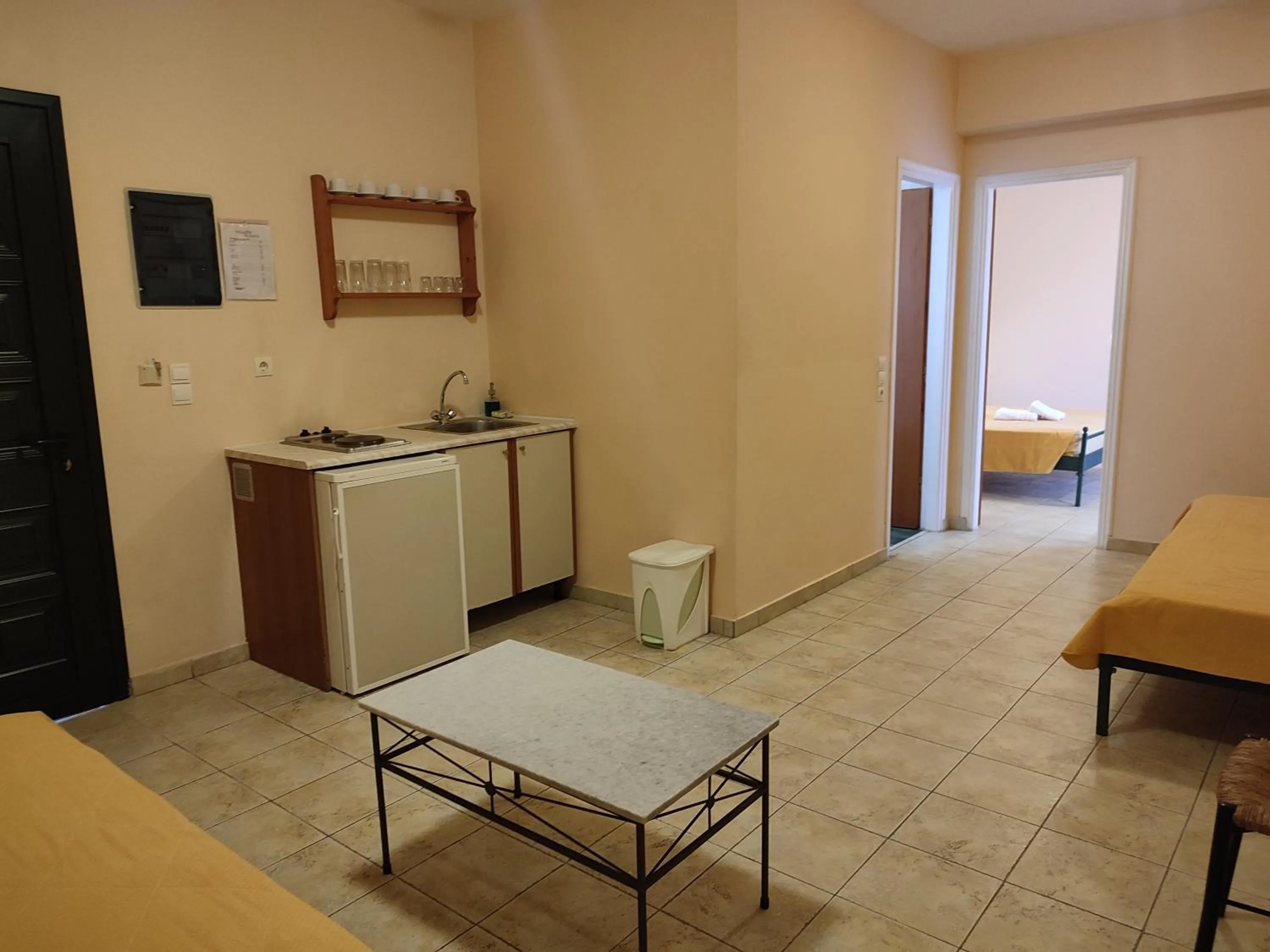 Kitchen or kitchenette in Elanthi Village Apartments